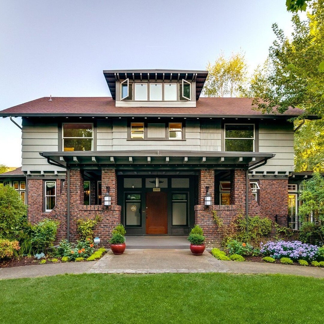 See bio for links to register for this year's #virtualhometour in #historicirvington -- proceeds go to local charities. With its distinctive clinker brick and stucco exterior, our third featured home is a substantial 1912 Arts and Crafts style proper
