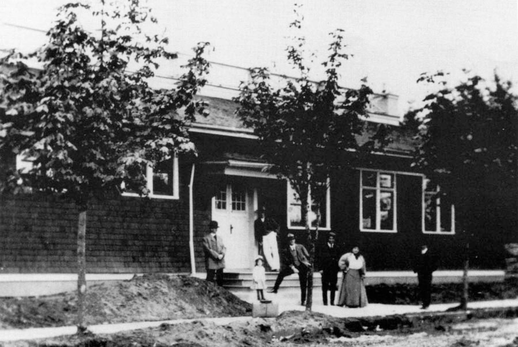  The newly built Irvington Tennis Club, circa 1905.  Note the viewing terrace on the roof and the sapling trees, which now tower over the street.  