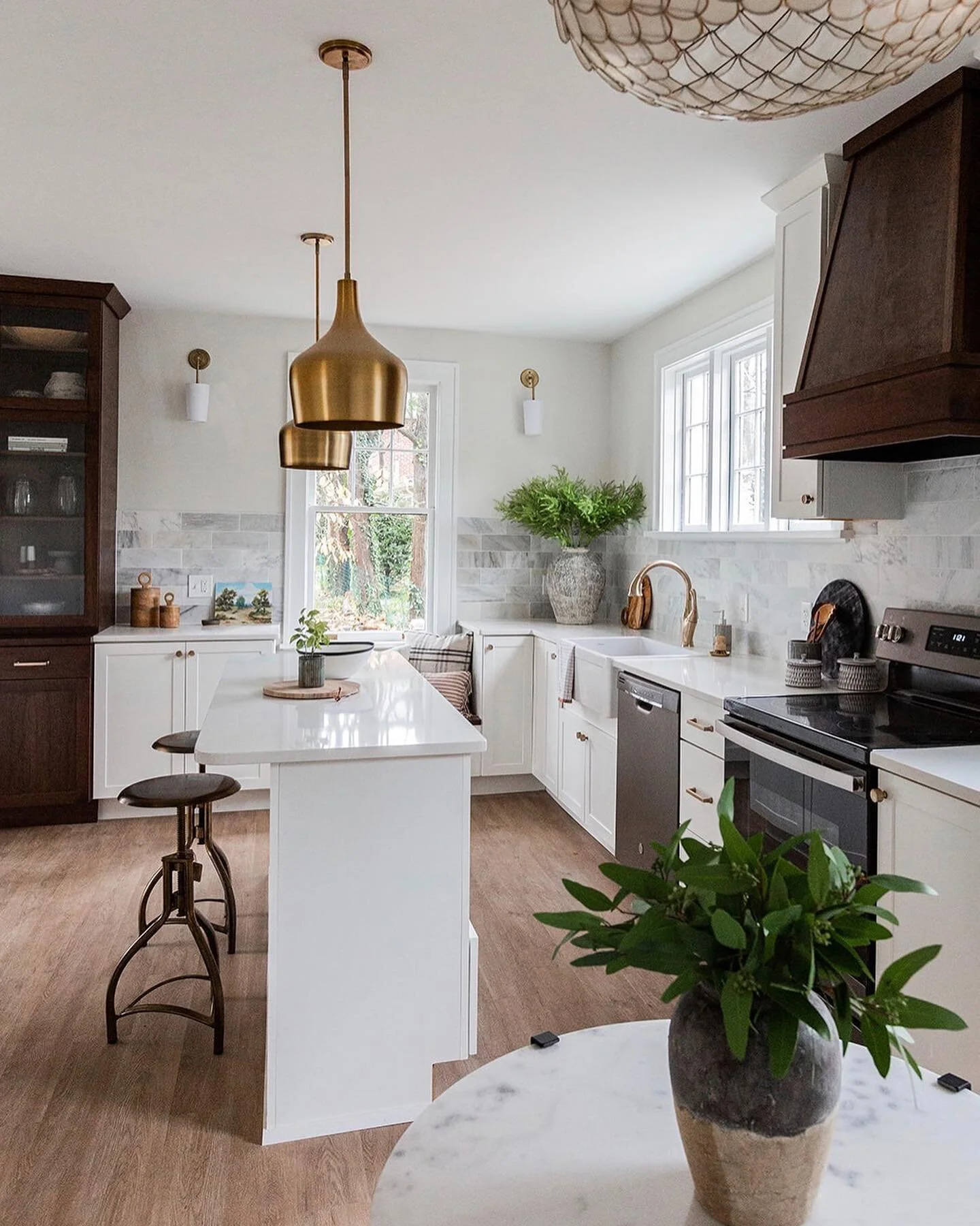 Even on a rainy day, with the sound of the rain pouring outside, this kitchen still brings in natural light. Hallelujah!✨ It&rsquo;s a gem for sure. 
.
.
.
Photographed for and currently listed by @brenthostetter. 
✨ 
Home collaboration by @emlen.co 