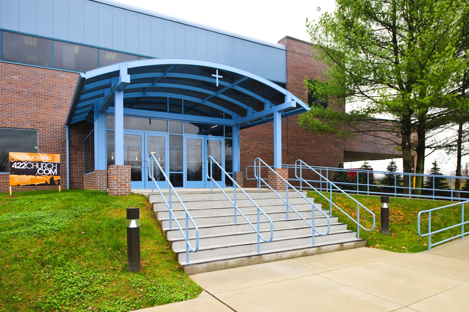 vacant 40,000 s.f. of office space in a saturated market became a great opportunity  for victory fellowship / 422 church in audubon, pa to quickly move from the public high school  into their own space