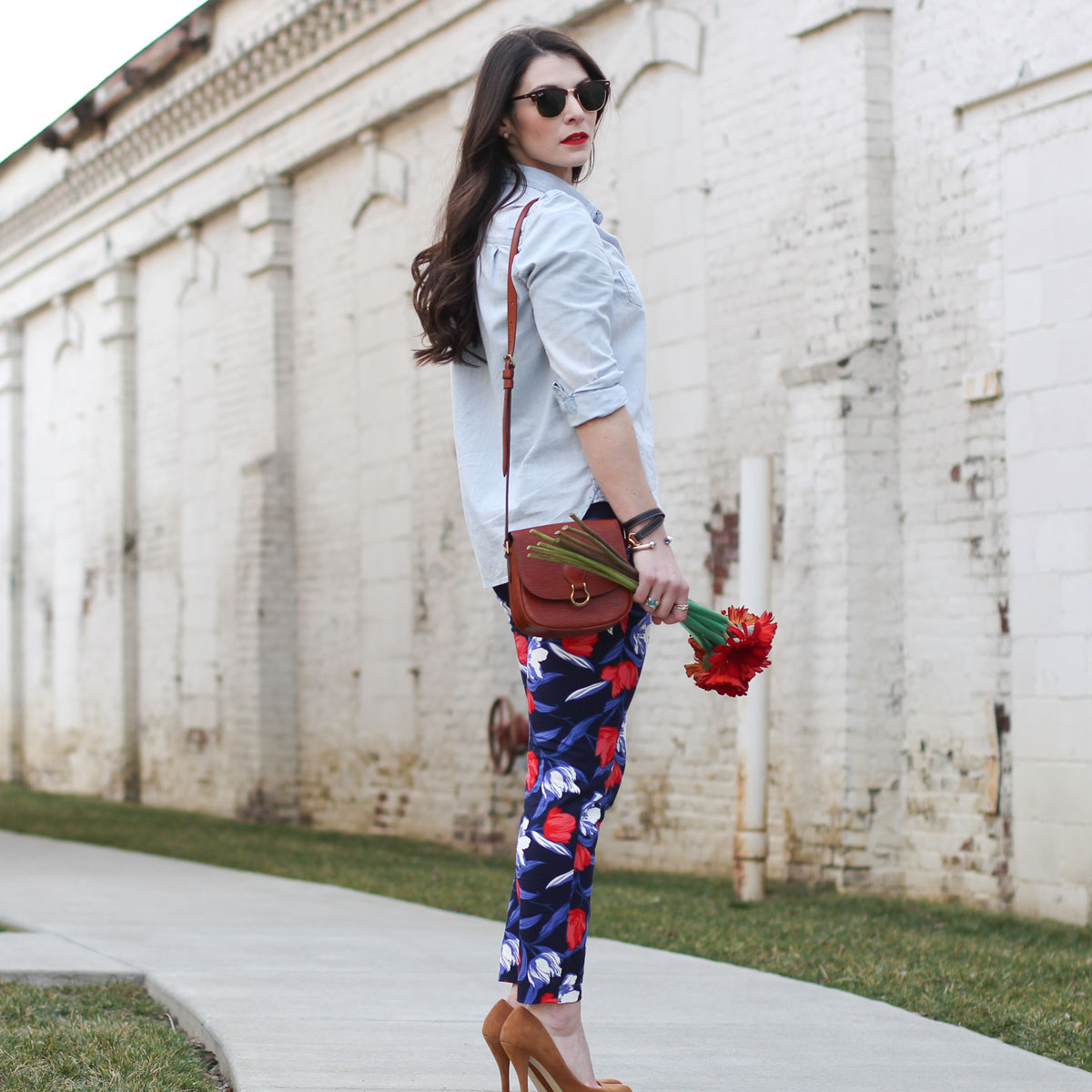 Old Navy Pixie Pants, Floral Pants, Casual Work Outfit, Denim Shirt, Vintage Louis Vuitton Handbag, Summer Fashion, Wear to Work Fashion, Fashion Blogger