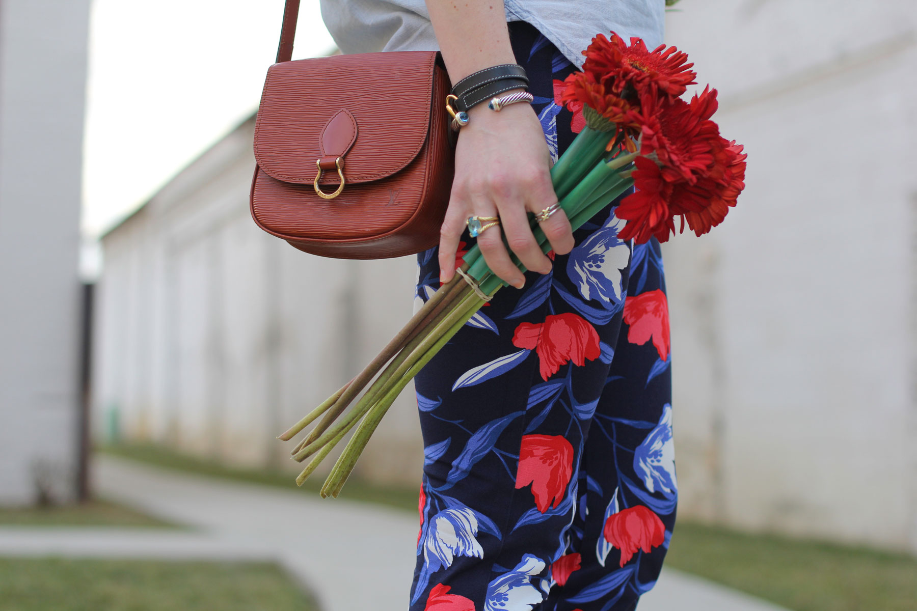 Old Navy Pixie Pants, Floral Pants, Casual Work Outfit, Denim Shirt, Vintage Louis Vuitton Handbag, Summer Fashion, Wear to Work Fashion, Fashion Blogger