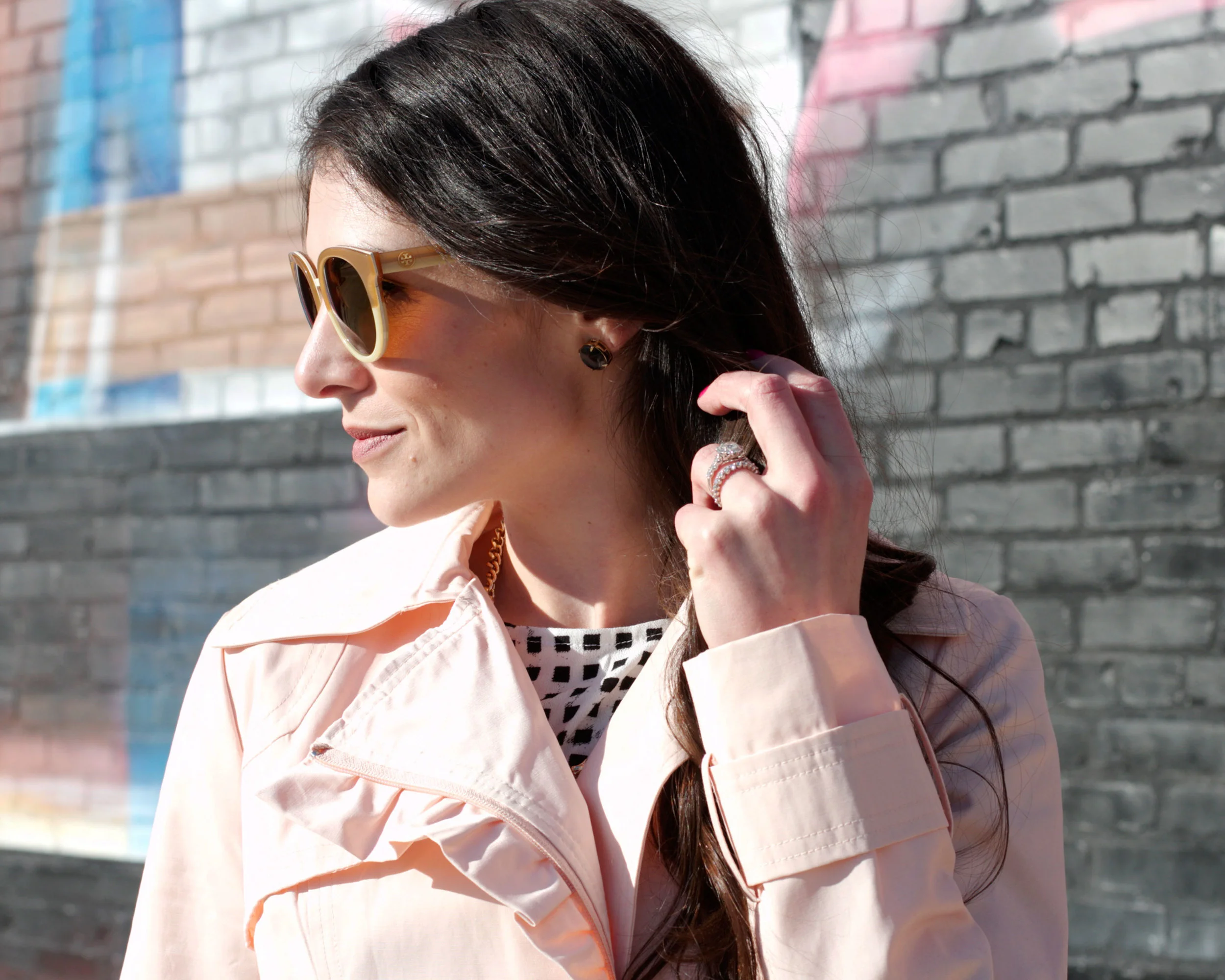Fashion Blogger, Trench Coat with Ruffles, J Brand Skinny Jeans, Colorful Mural, Tory Burch Sunglasses, Vintage Dooney and Bourke Handbag, Gingham Tunic