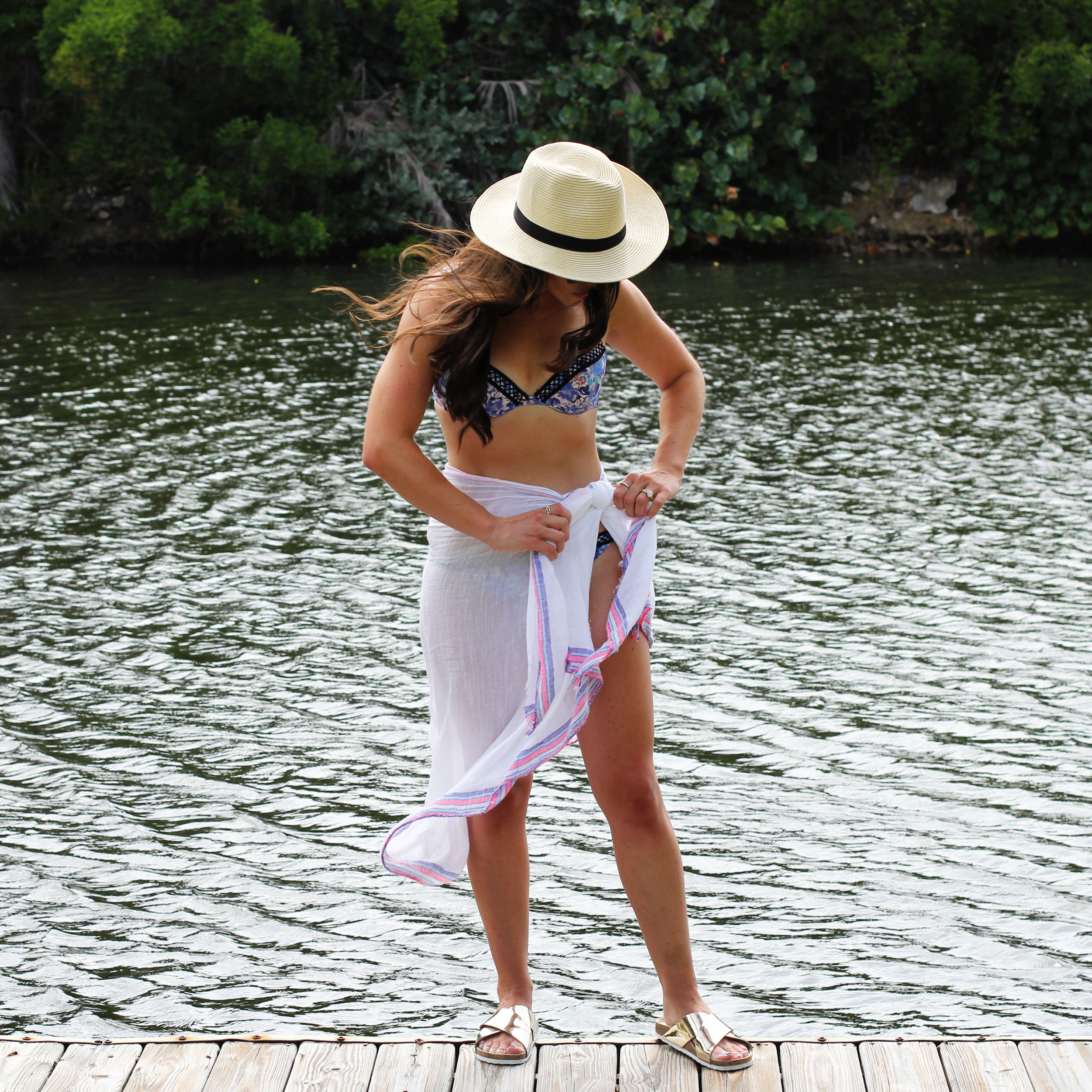 Summer Fashion, Pareo, Swimsuit Cover-up, Beach Hat, Ray-Ban Aviators, Grand Cayman