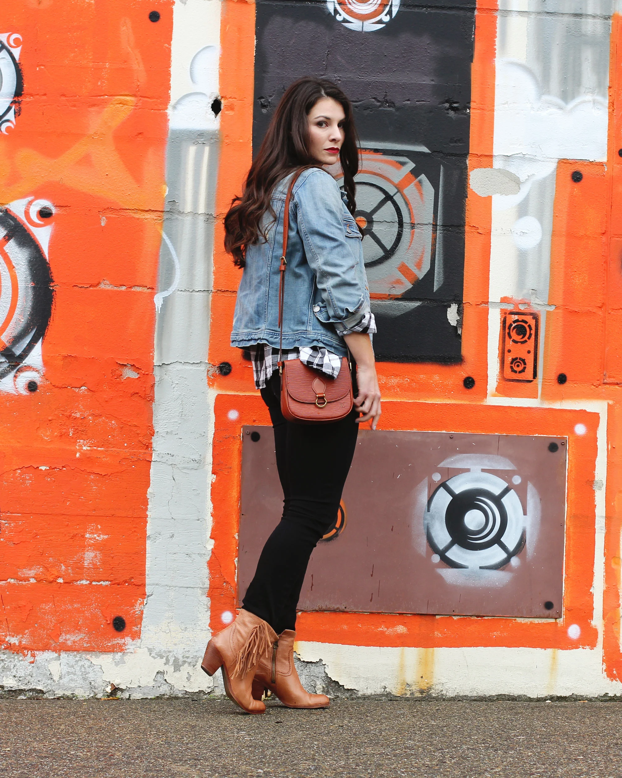 Casual Fall Fashion, Travel Style, J.Crew Denim Jacket, J Brand Skinny Jeans, Sam Edelman Fringe Booties, Vinage Louis Vuitton Cross Body Handbag