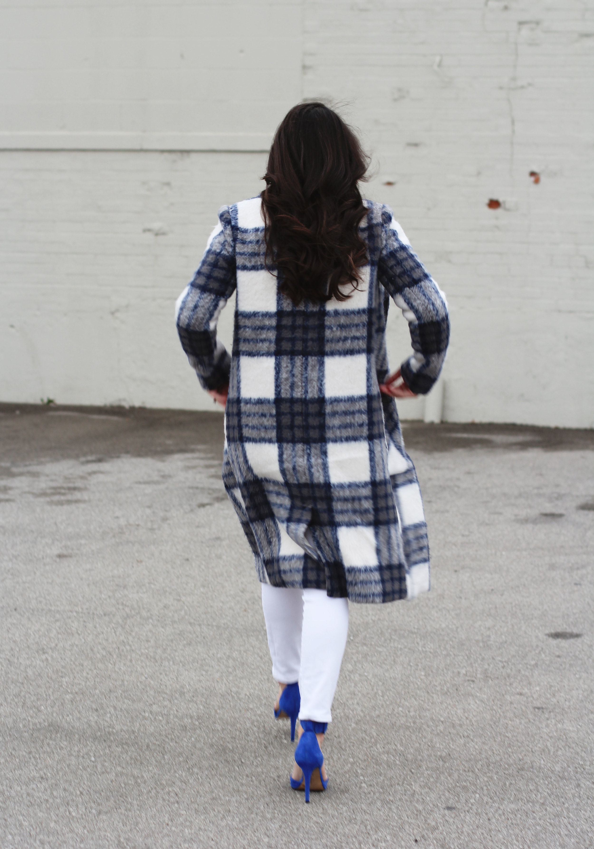 Winter White Outfit, Forever 21 Longline Plaid Coat, Mossimo Cable Tunic Sweater, White Skinny Jeans, Jessica Simpson Blue Pumps, How To Wear White In The Winter