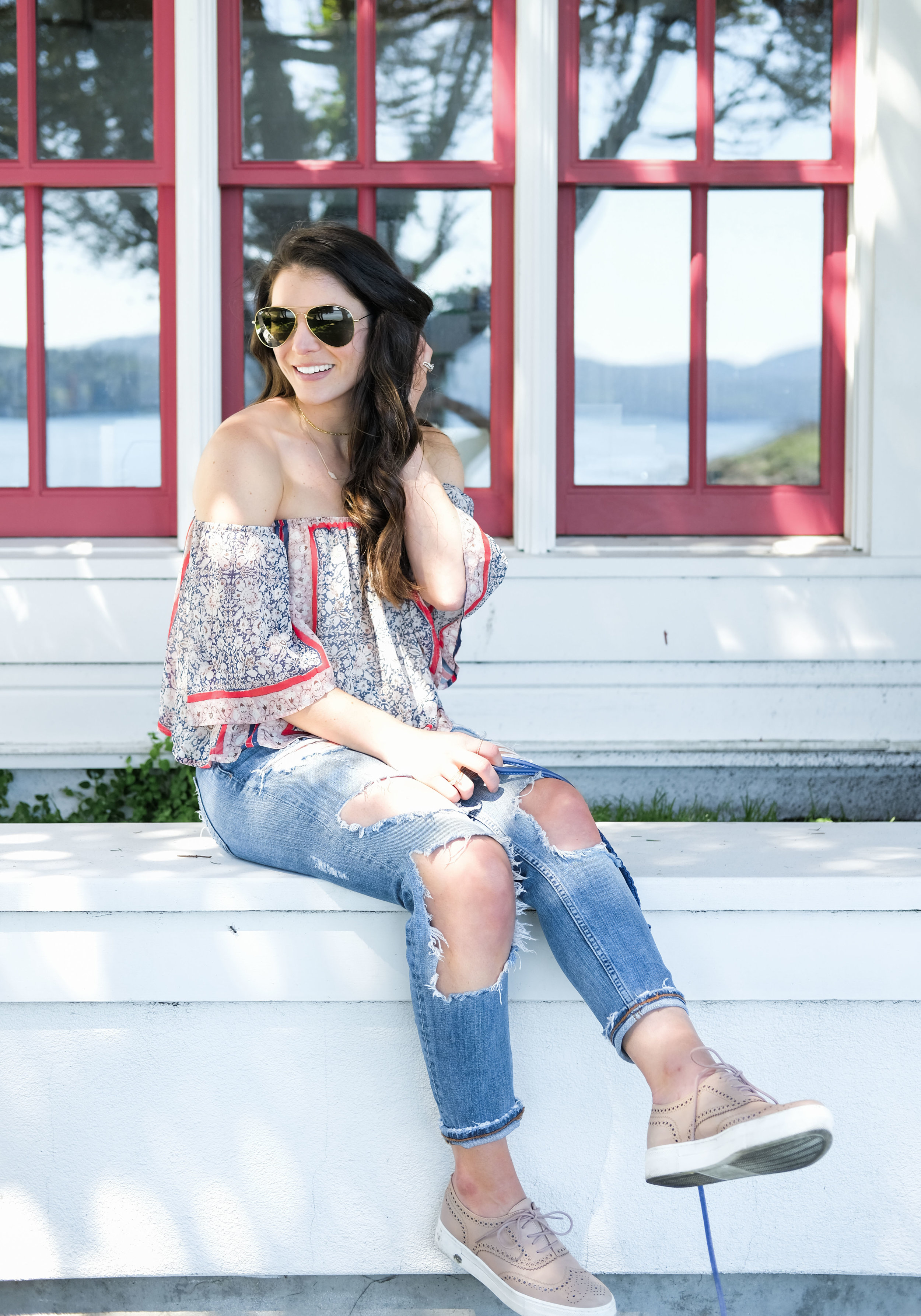 san juan islands washington_orcas island travel guide_what to do where to stay in san juan islands washington_comfortable cute travel shoes_off the shoulder top_destroyed skinny jeans_shellys london kimmie sneakers_11.jpg