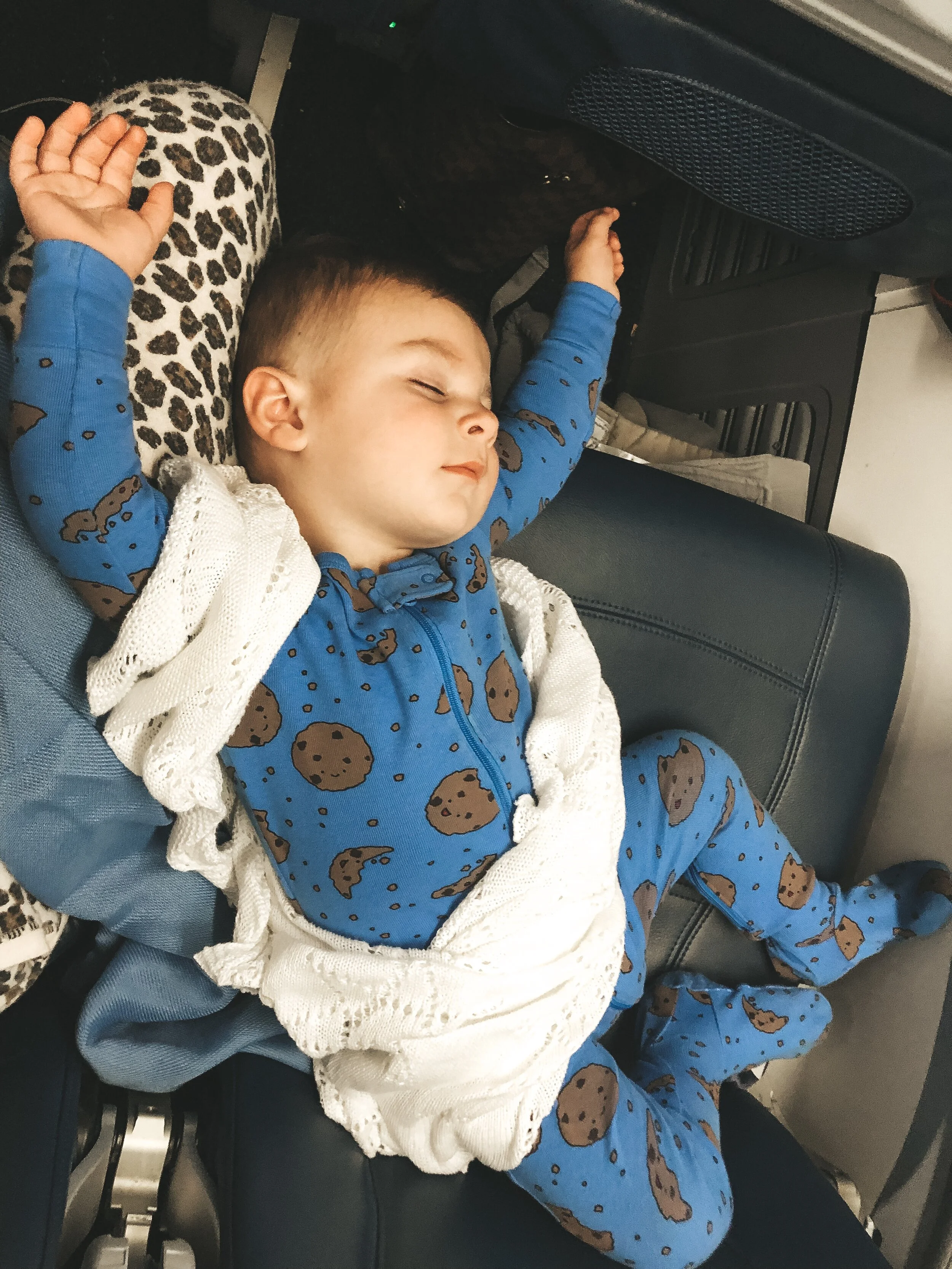 20 TIPS FOR FLYING WITH A TODDLER (AGES 12) — Me and Mr. Jones