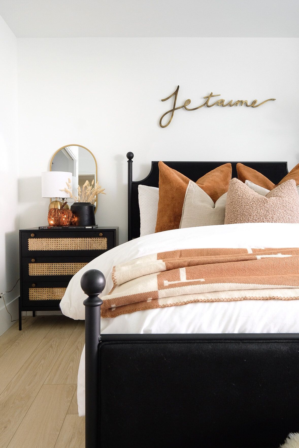 FALL GUEST BEDROOM // HOME SWEET JONES — Me and Mr. Jones