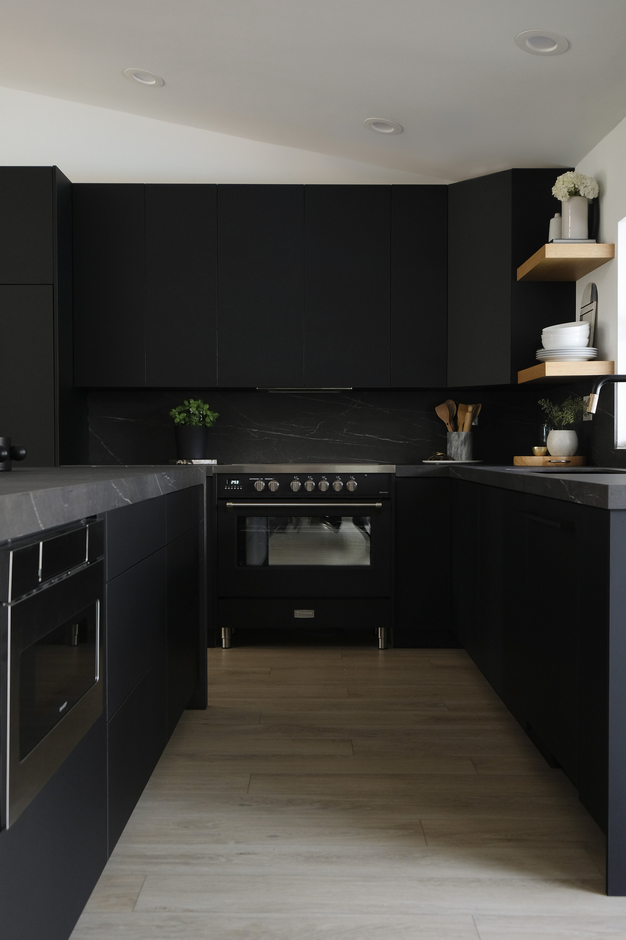 HOME SWEET RENO // OUR MODERN BLACK KITCHEN WITH SAPIENSTONE PORCELAIN — Me  and Mr. Jones