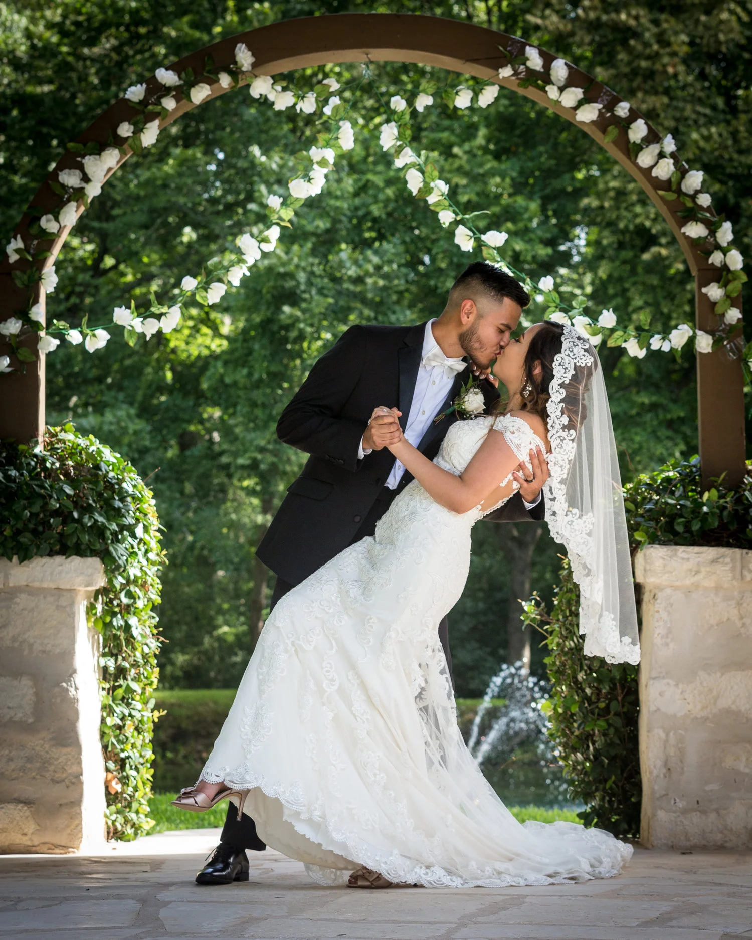 Andres &amp; Favi's Wedding At The Springs Event Venue In Houston