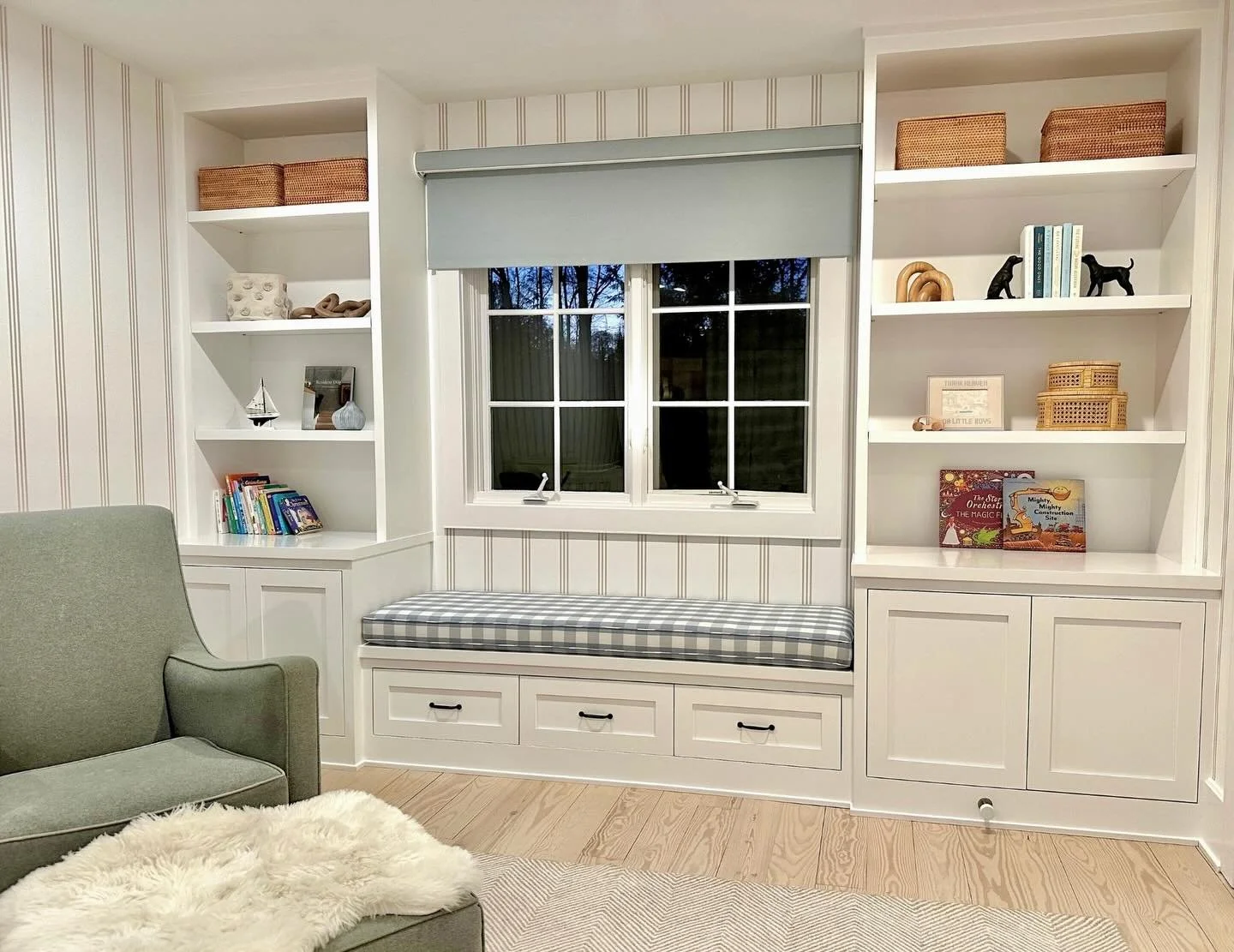 A little before and after of this sweet nursery 💙