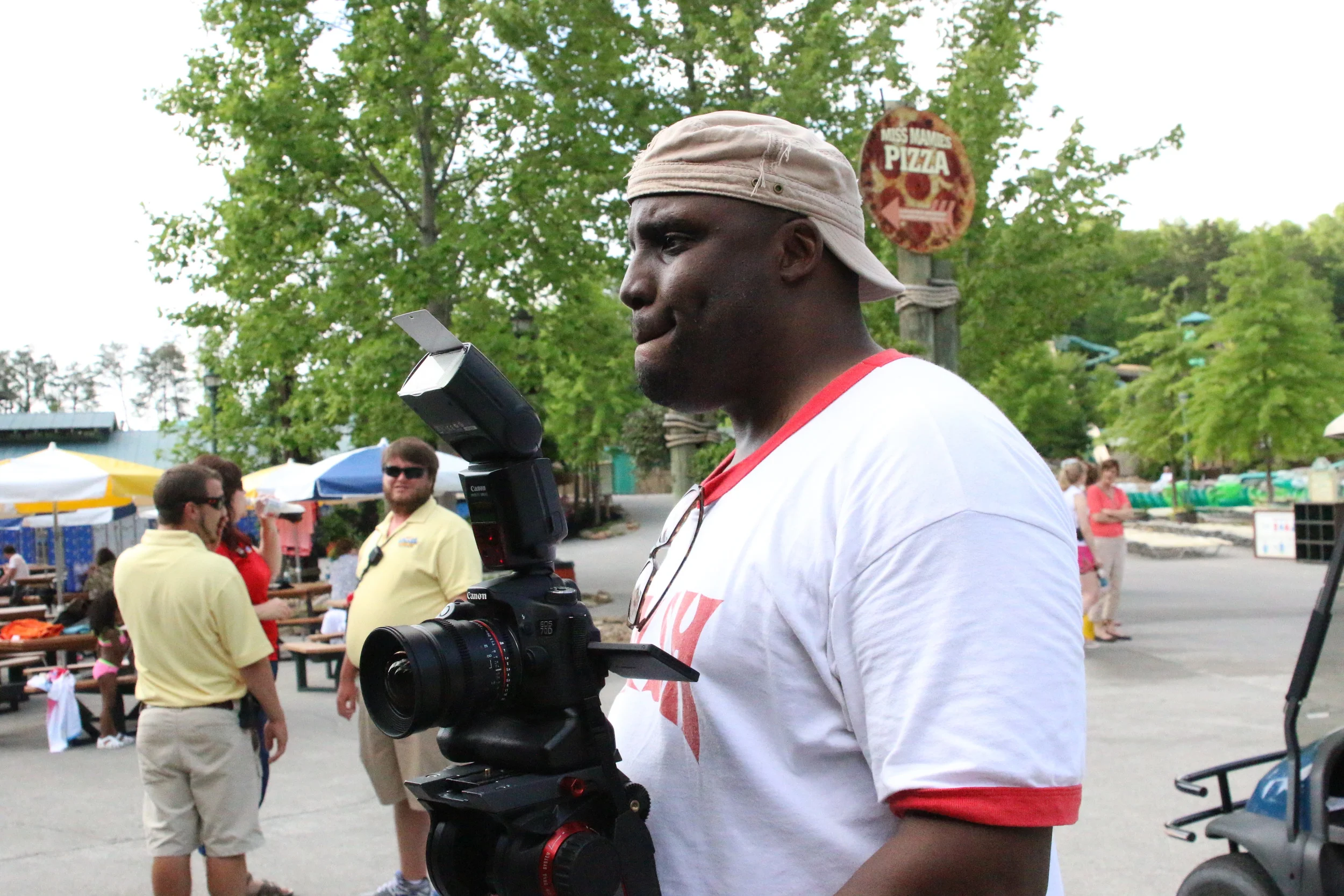 Behind the Scenes : Andrick Buggs with Mi December Media