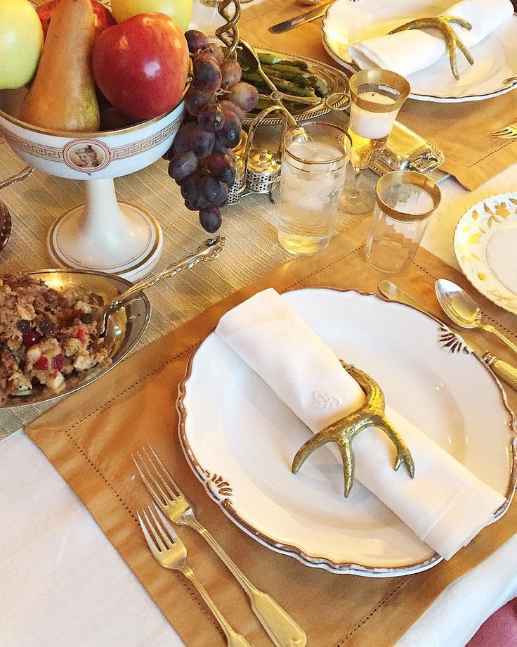 Thanksgiving Table | Photo by: Lauren L Caron © 2015