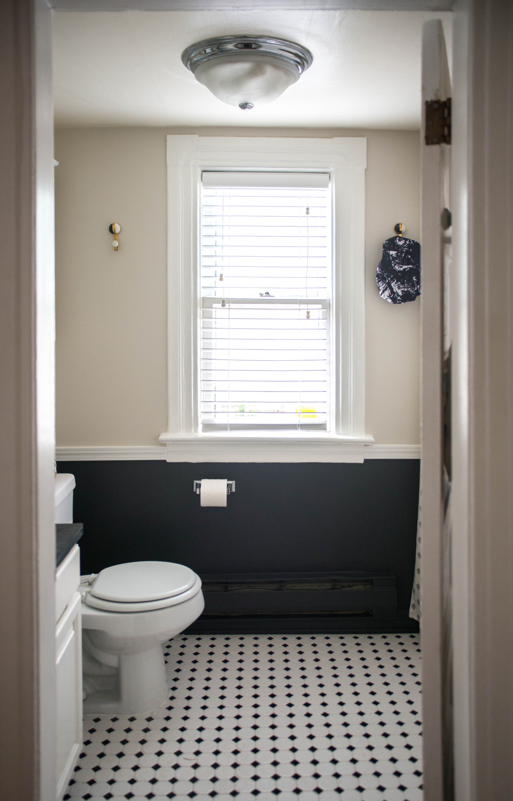 Seattle Cottage Bathroom | After Shot | Photograph by Lauren L Caron © 2016