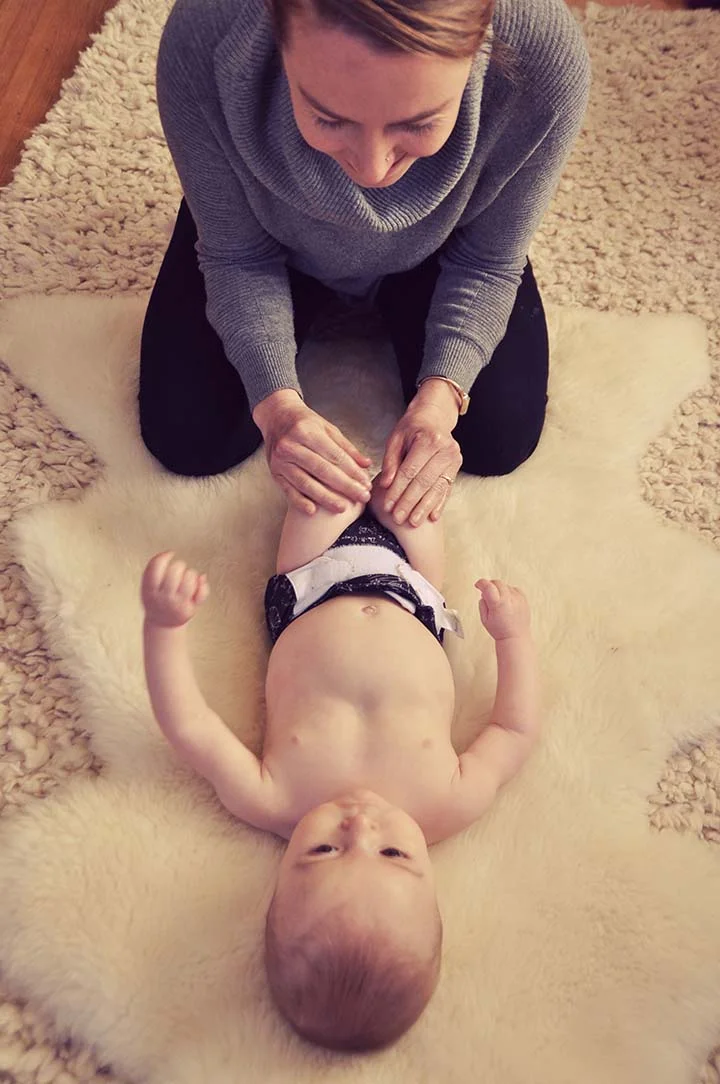 R-doula-massage-baby.jpg