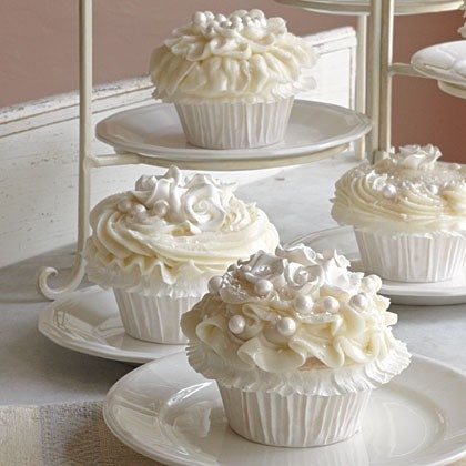 Pearl-White-Cupcakes.jpg