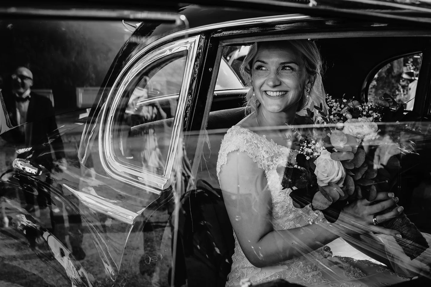 Beautiful Camilla smiling at her dad whom can be seen in the reflection ❤️
Such a beautiful moment that I&rsquo;m so happy to have captured.

Yesterday was Father&rsquo;s Day here in Norway. I want to wish you all a happy belated Father&rsquo;s Day t