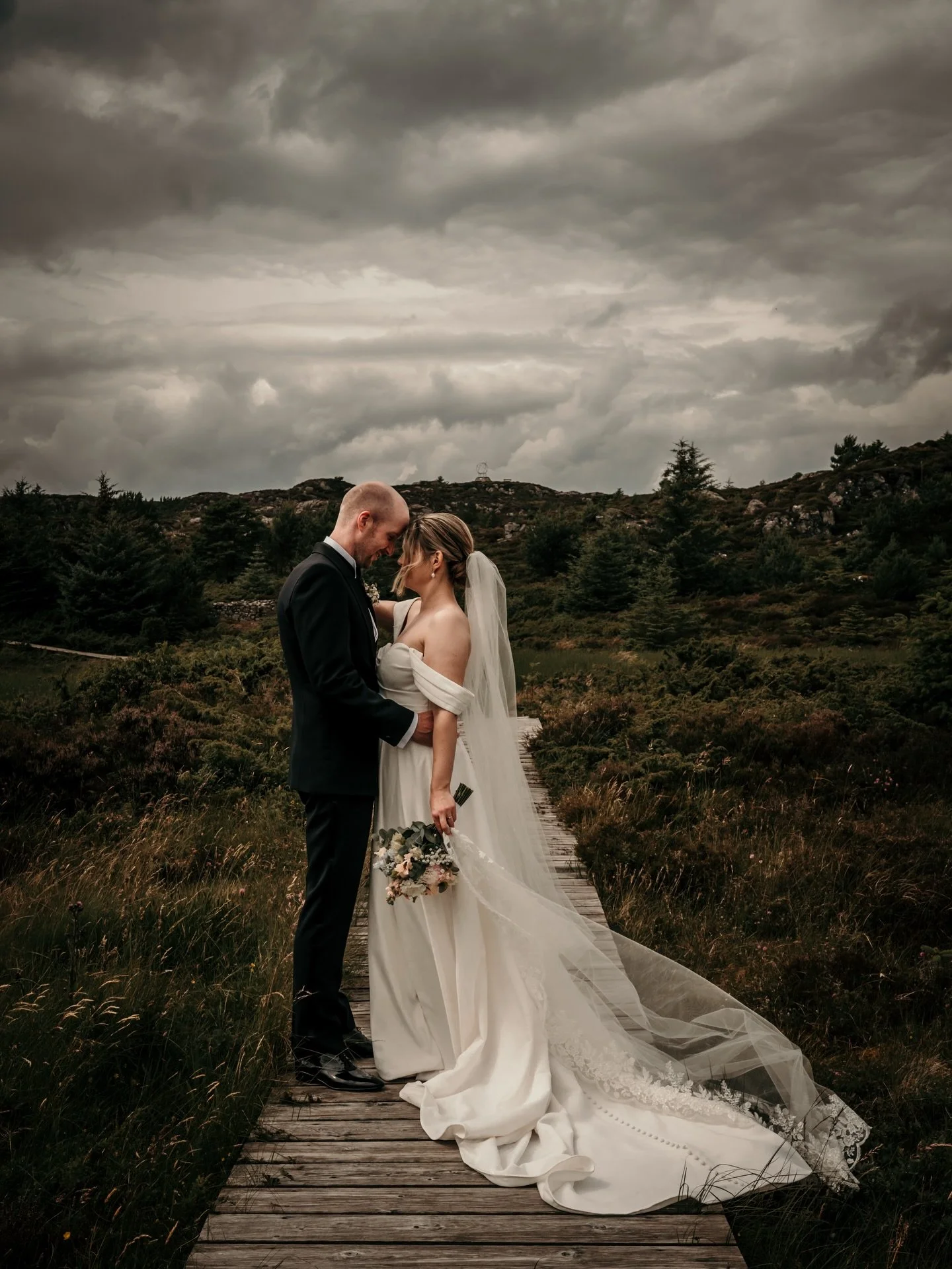 You know it&rsquo;s going to be good when the clouds start plotting something. 

There&rsquo;s a kind of quiet excitement right before a storm.. the wind picks up, the light turns soft and moody, and suddenly everything feels more alive. I&rsquo;ve a
