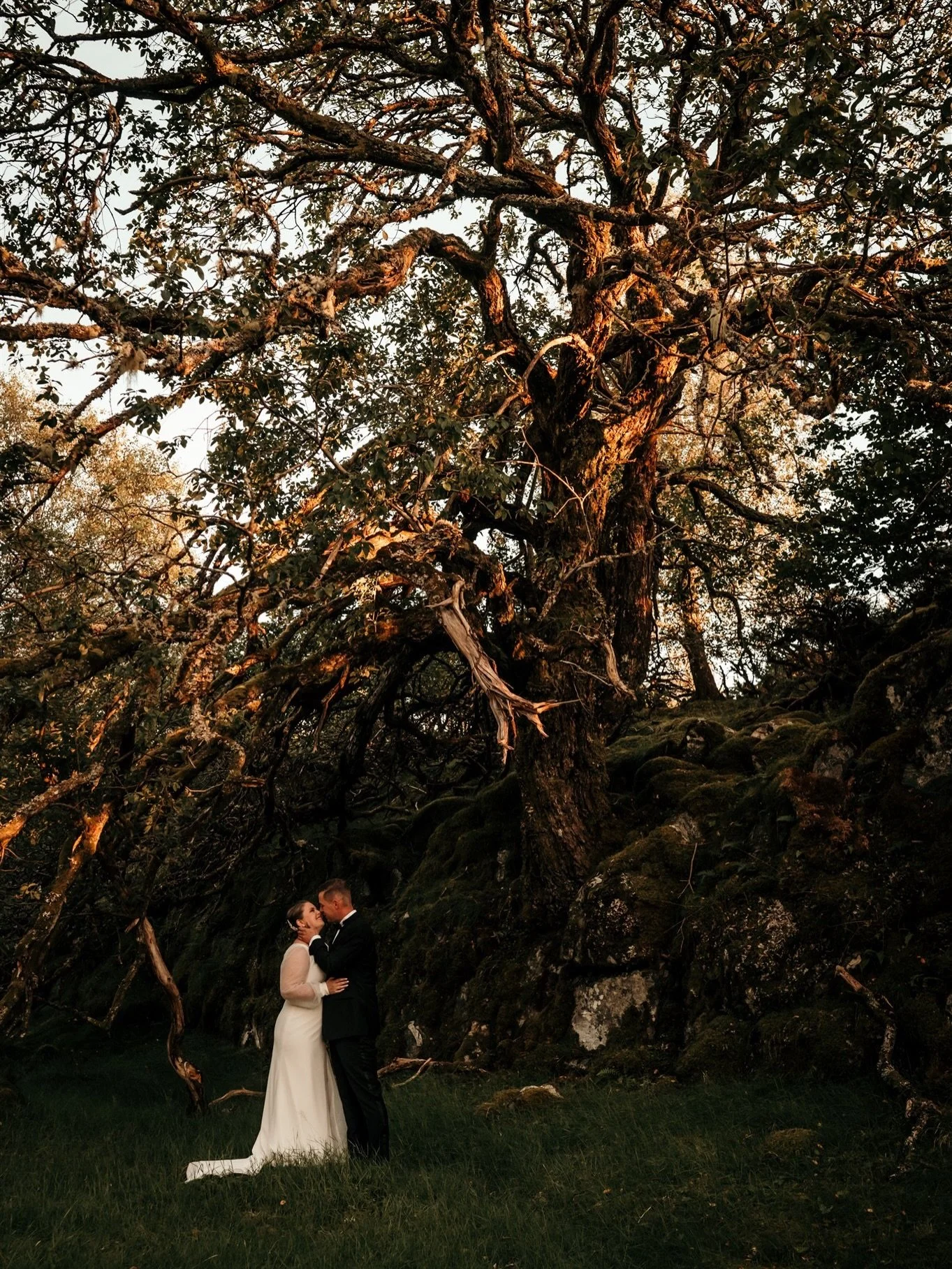Ingebj&oslash;rg and Arild opted for a sundown session after their wedding day, and the vibes are like something out of a Nordic fairytale.

I&rsquo;m back to work and photographing weddings at the end of the month. And I so look forward to more sess
