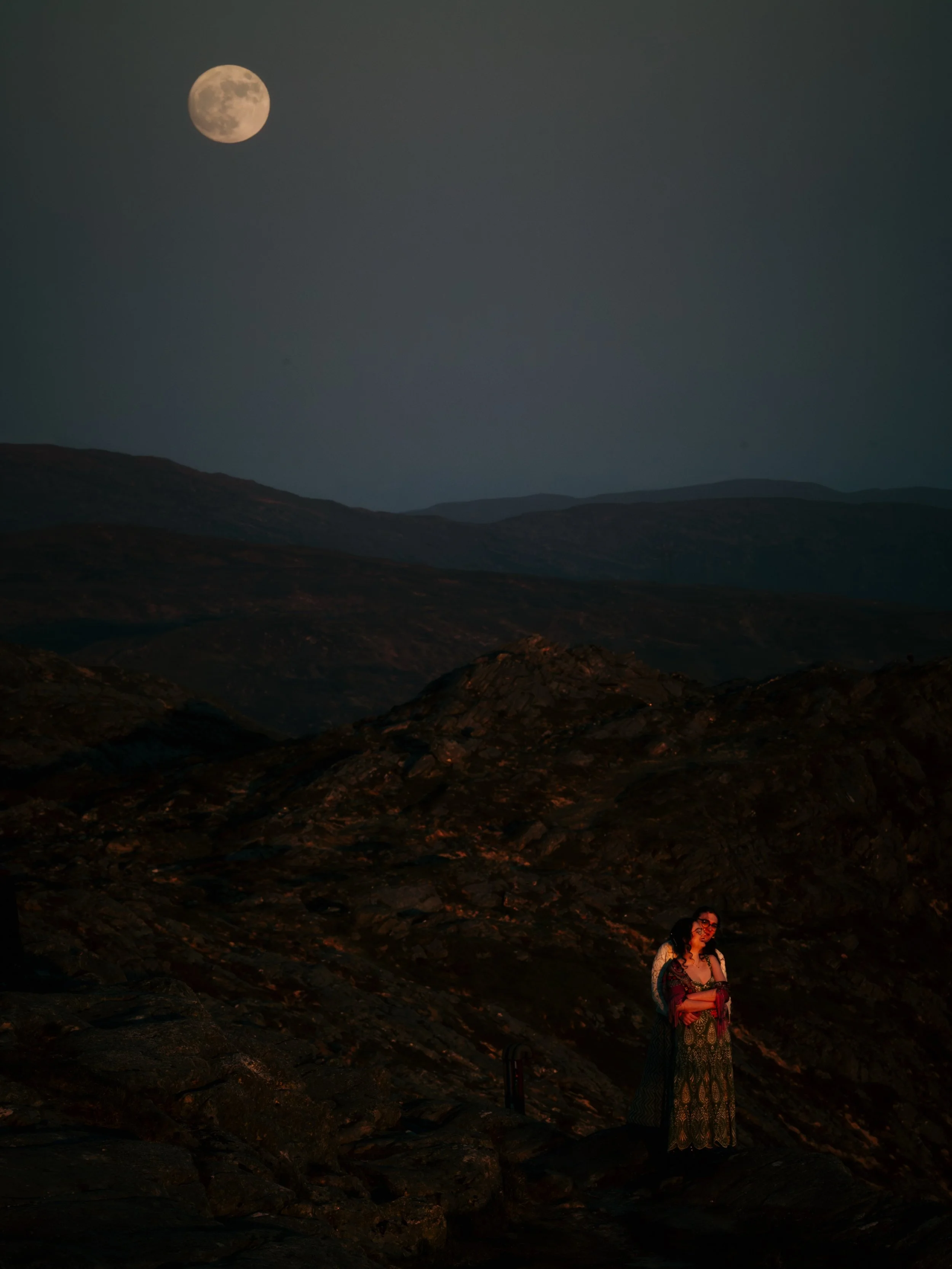 This summer I get to attend and document the wedding of Sylvia and Elisaveta, and it&rsquo;s one I&rsquo;m really excited for ❤️

Last year we did their engagement photos and we got the sunset and moonrise all in one photo. How incredible is that?

#