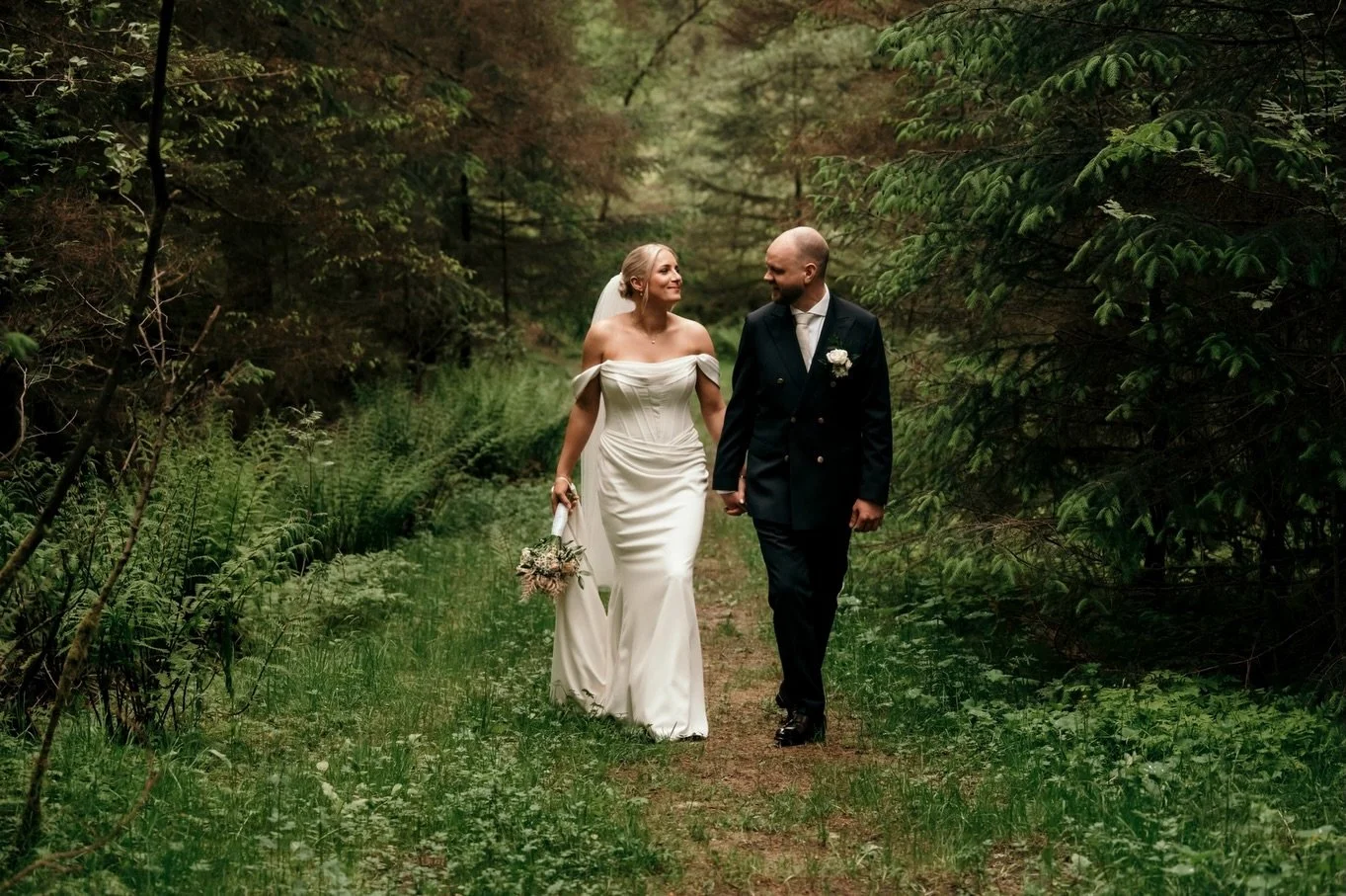Marte and Aleksander celebrated their day with friends and family at Alver Hotel where they met ten years ago. The perfect venue for their wedding.

Photo: @kristineristesund 
Dress: @belleamiebrudesalong 
MUAH: @hairbyfoss1 
Venue: @hotelalver 

#br
