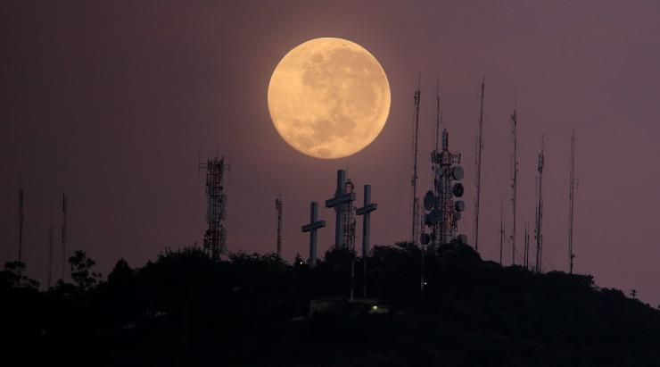 Super Full Moon November 14th - Rooster Metal Element