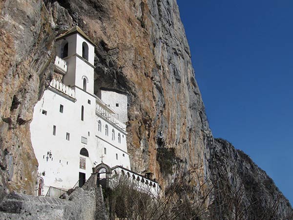 Ostrog_monastery_01.jpg