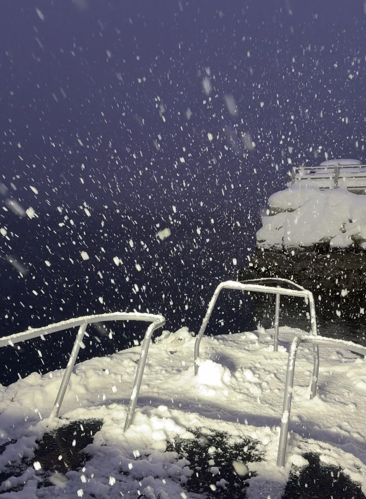 Early Snowfall Transforms Ersfjorden!