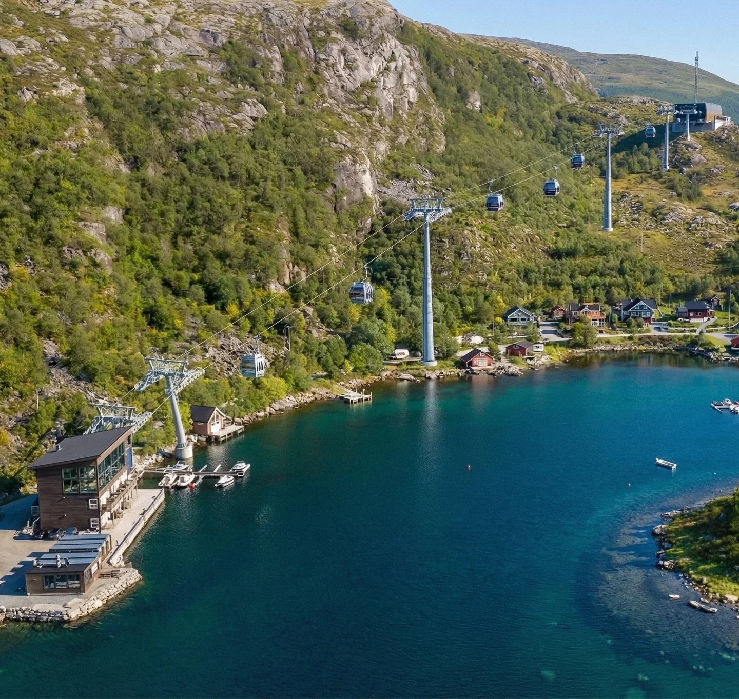 Big news from the fjord&hellip; 🚠

We&rsquo;re proud to (finally) announce that Ersfjordbotn Brygge will be an official stop on the brand new Ersfjorden Cable Car &mdash; giving you a front-row ride straight into one of Northern Norway&rsquo;s most 