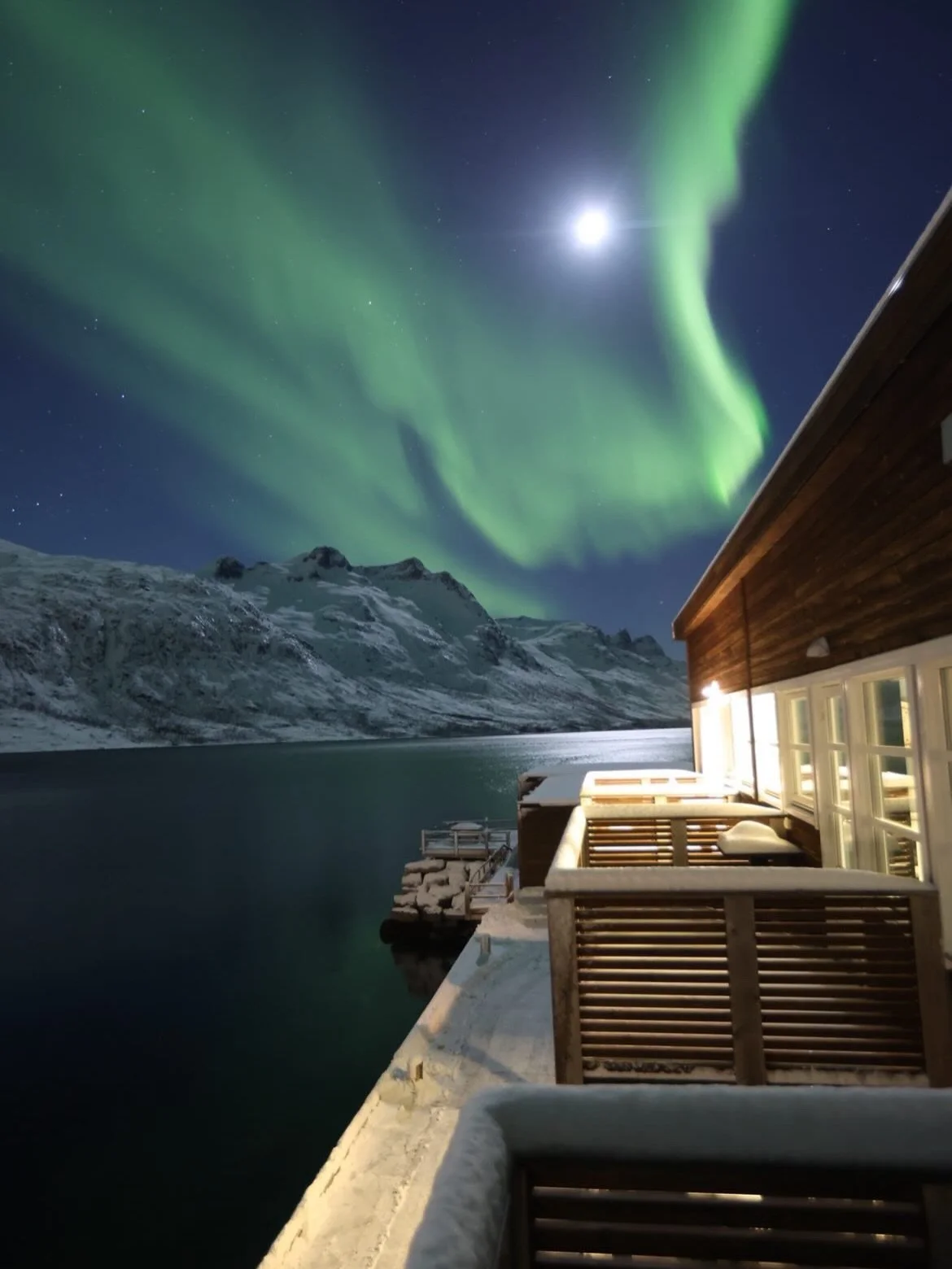 A little Northern Lights magic sneaking back into the feed ✨
A reminder of just how fortunate we are to experience every season here in the Arctic &mdash; from dancing winter skies to endless summer evenings by the fjord.

Each season brings somethin