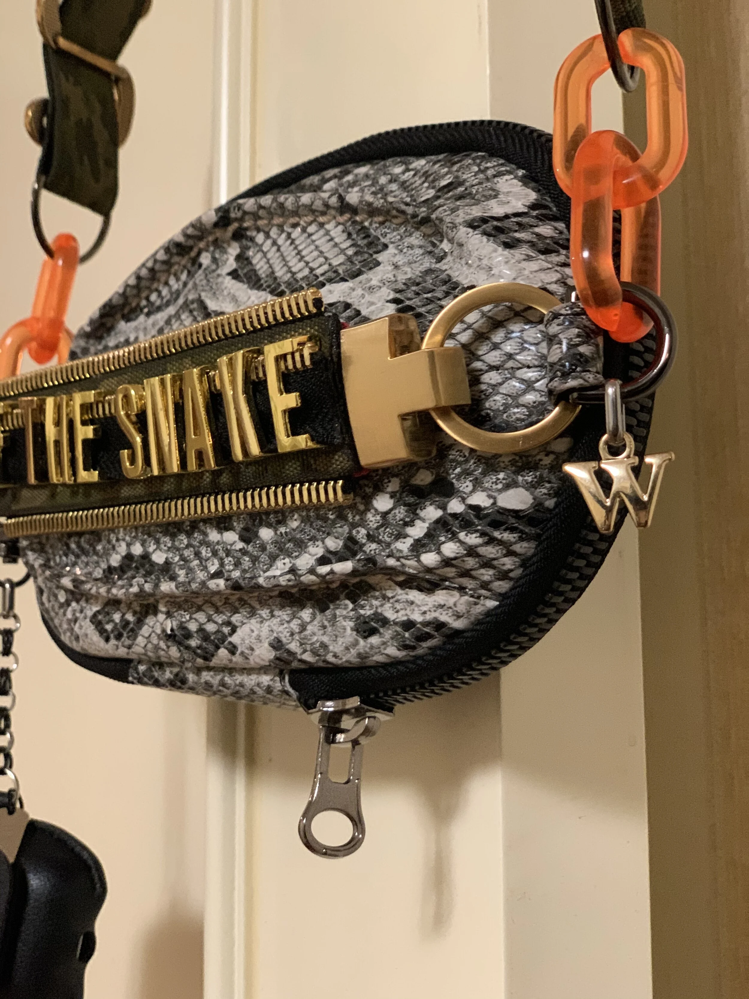 44B970A9-11D4-4DEB-9070-CE9E302043C2