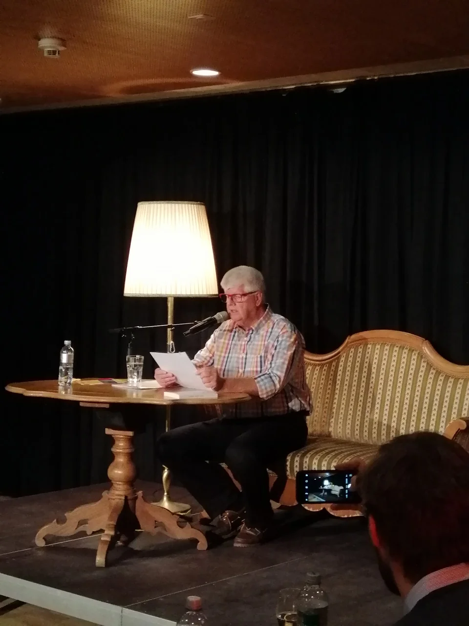 Autor Peter Zollinger am Edition Unik Café im Frühjahr 2019 in der Alten Kaserne (Foto: zvg.)