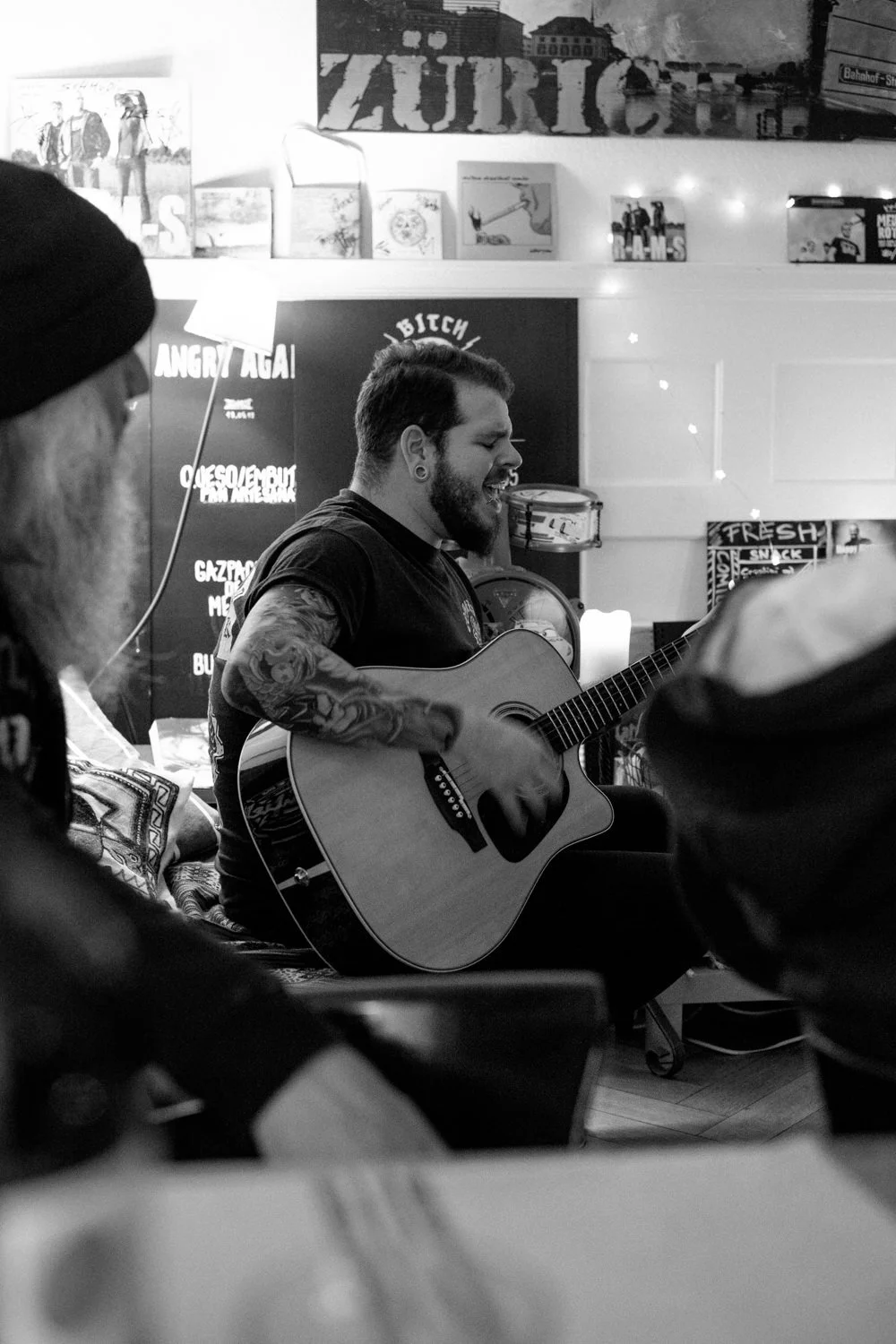 El placer - Zurich, Switzerland  Rock n roll, live music, fresh food 