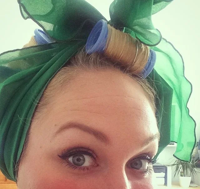 When leaving the house in curlers, it is customary to wrap them in a fabulous scarf. 