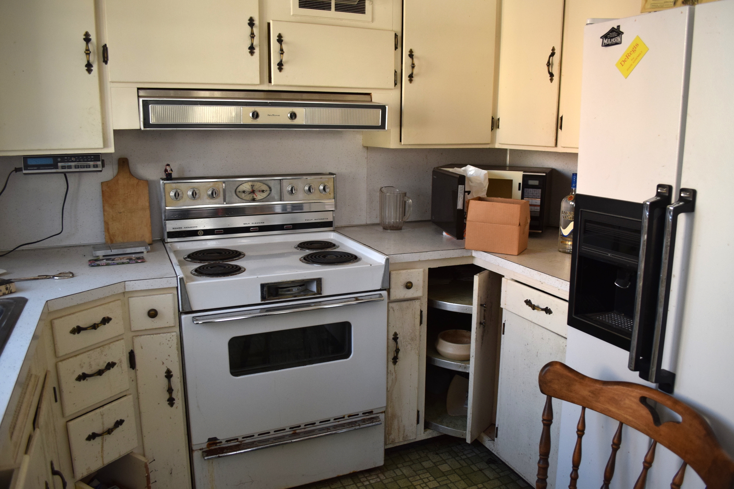 217 Austin - Kitchen 1 Before.JPG