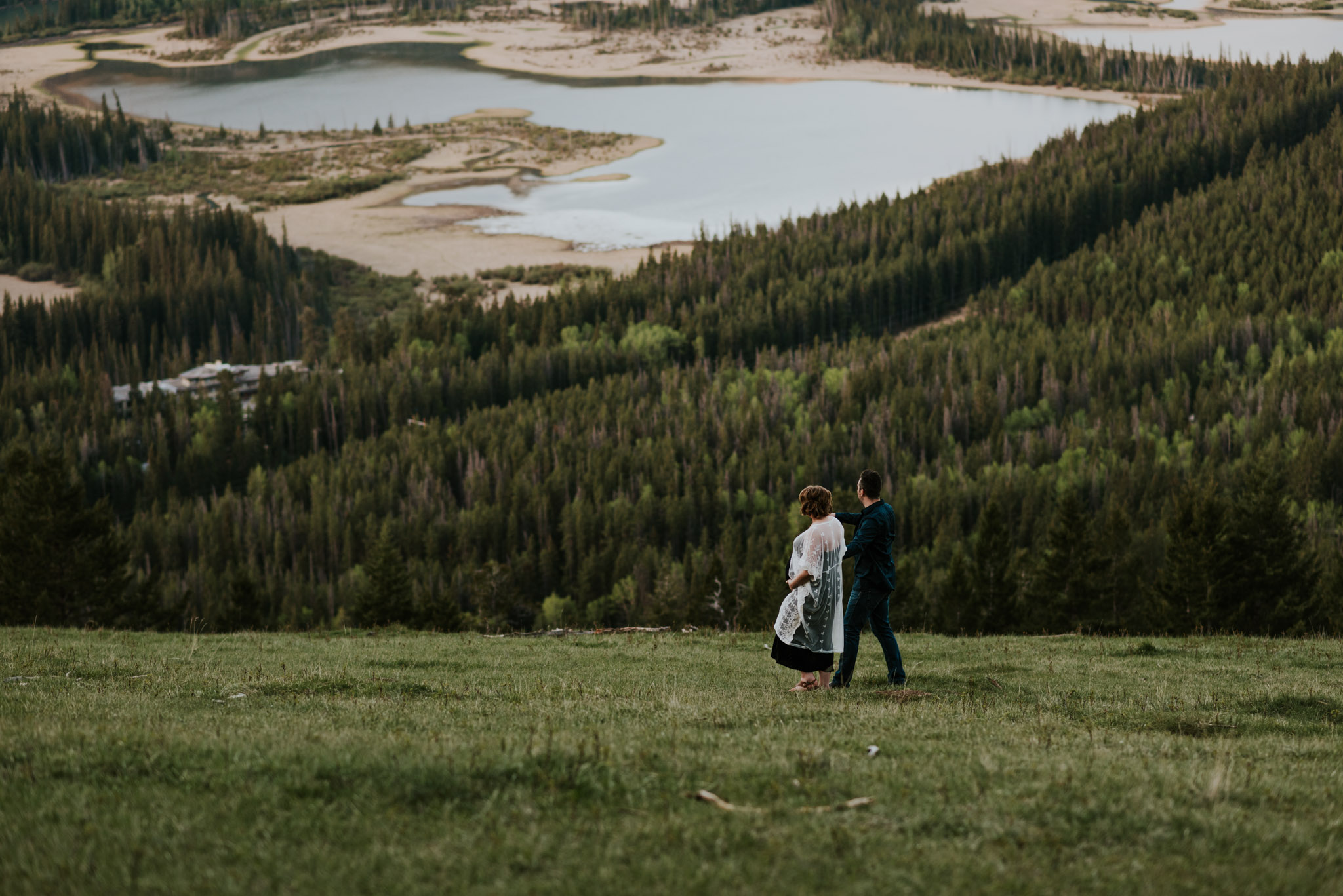 Maternity session in Banff, by Célestine Aerden Photography