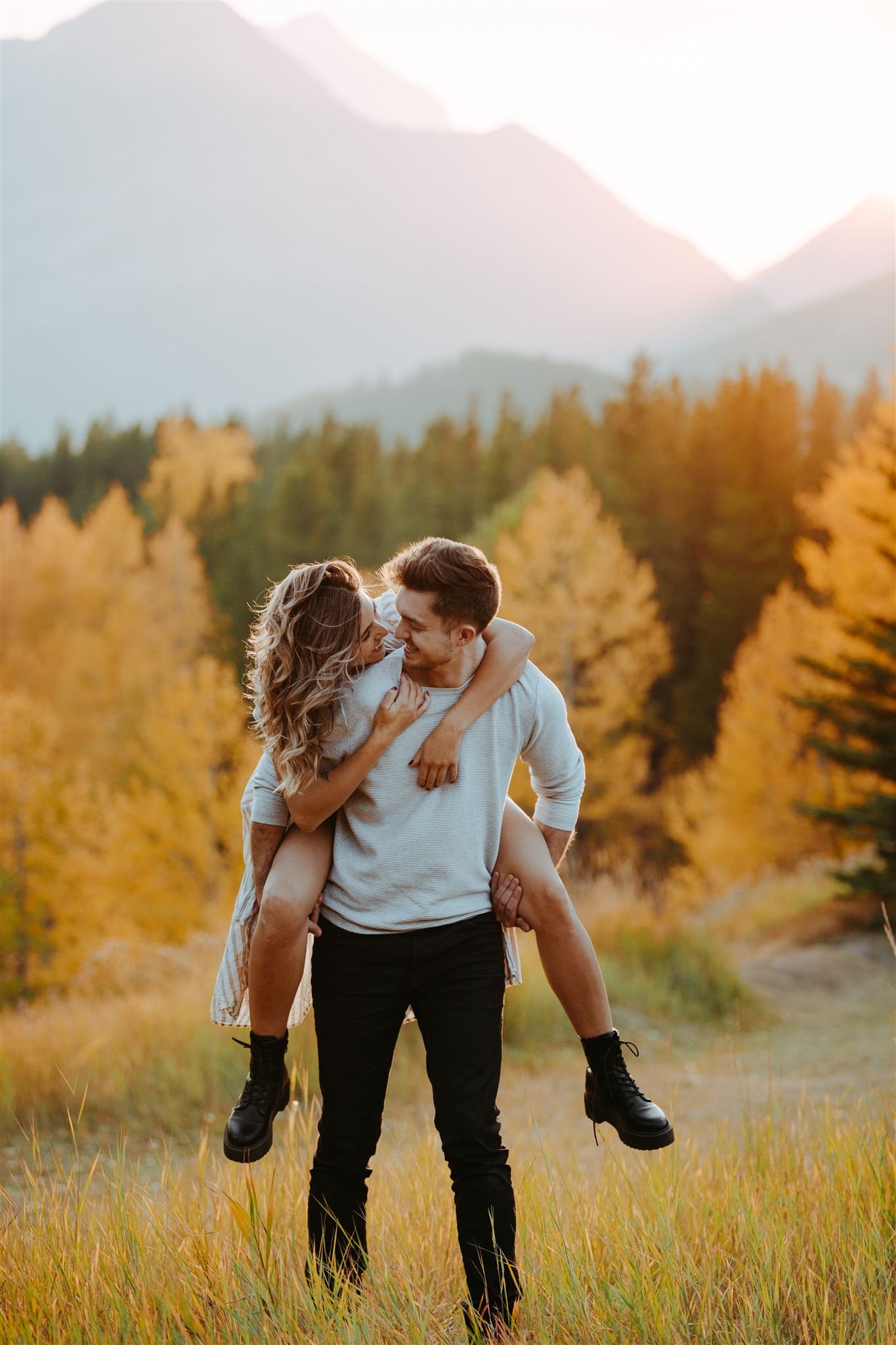 Helena-Rejean-Kananaskis-Golden-Hour-Adventure-Session-206_websize.jpg