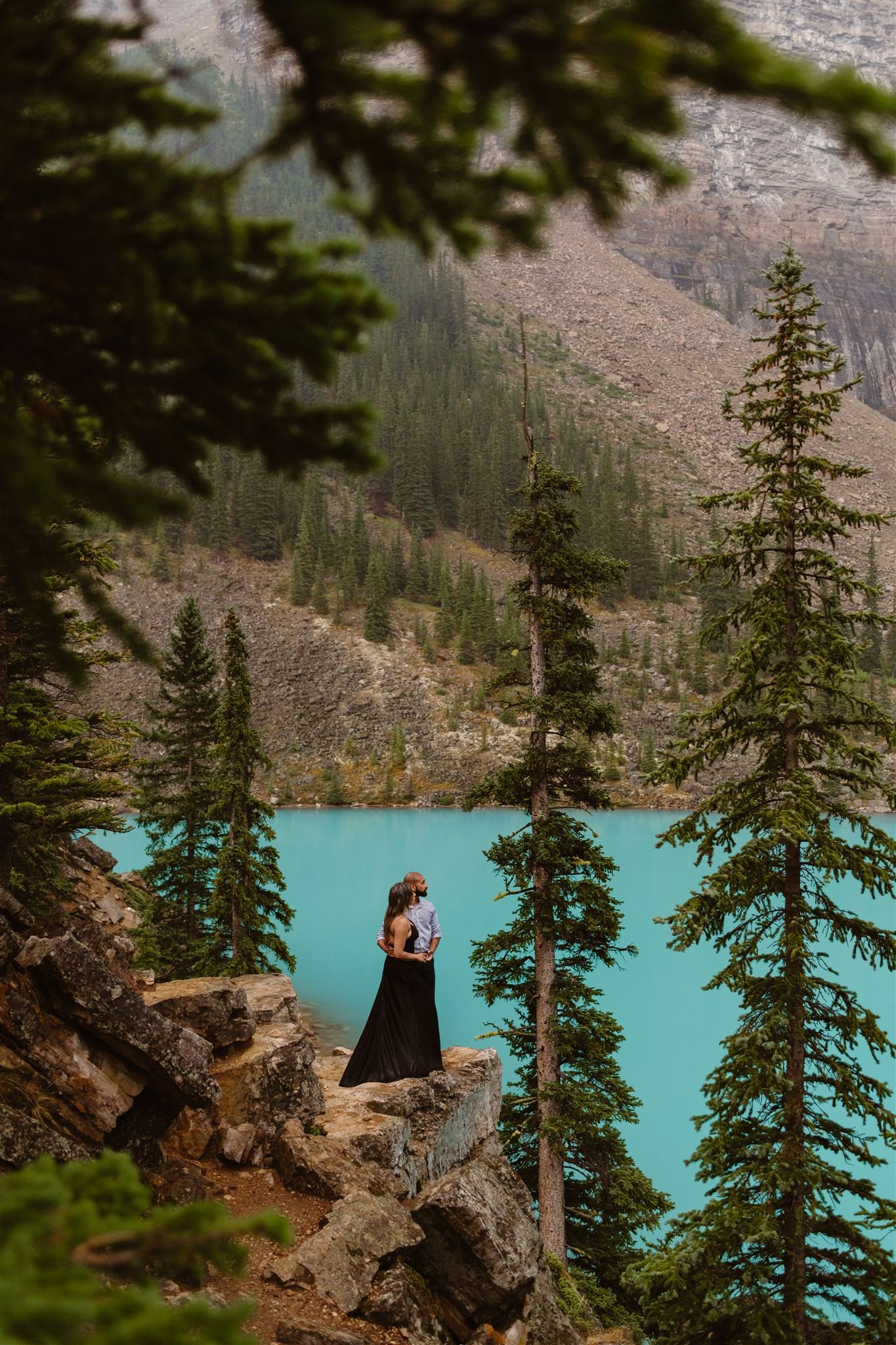 Naadiya-Nick-Moraine-Lake-Engagement-Session-44_websize.jpg