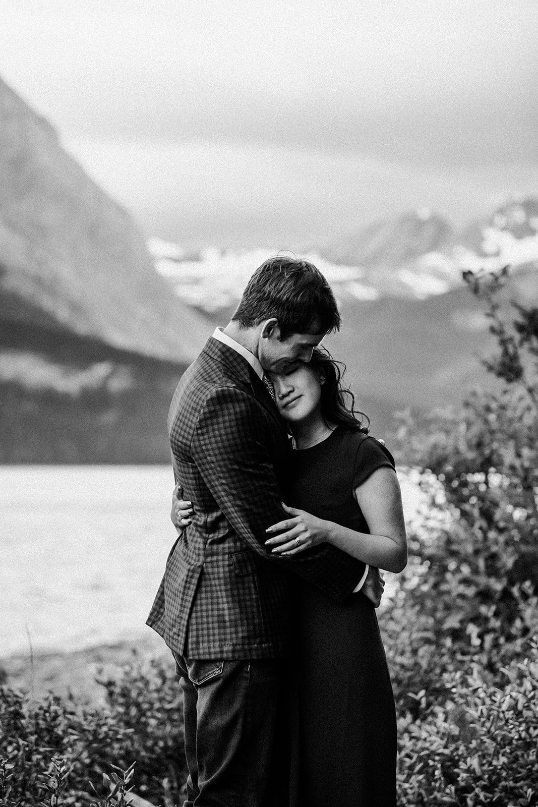 Kathryn-Chris-Upper-Kananaskis-Lake-Session-2020-74_websize.jpg