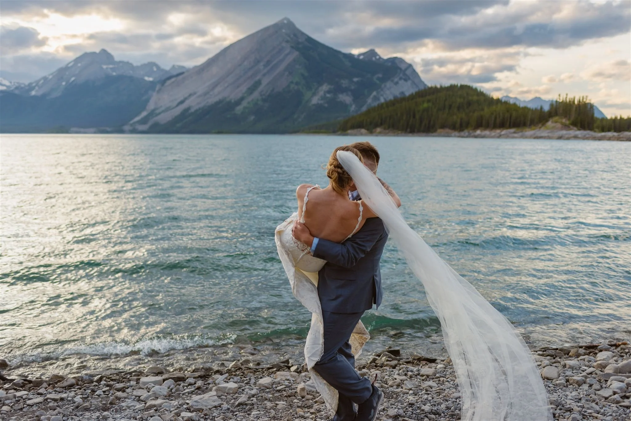 Sarah-Alex-Kananaskis-Adventure-Hiking-Elopement-435_websize.jpg