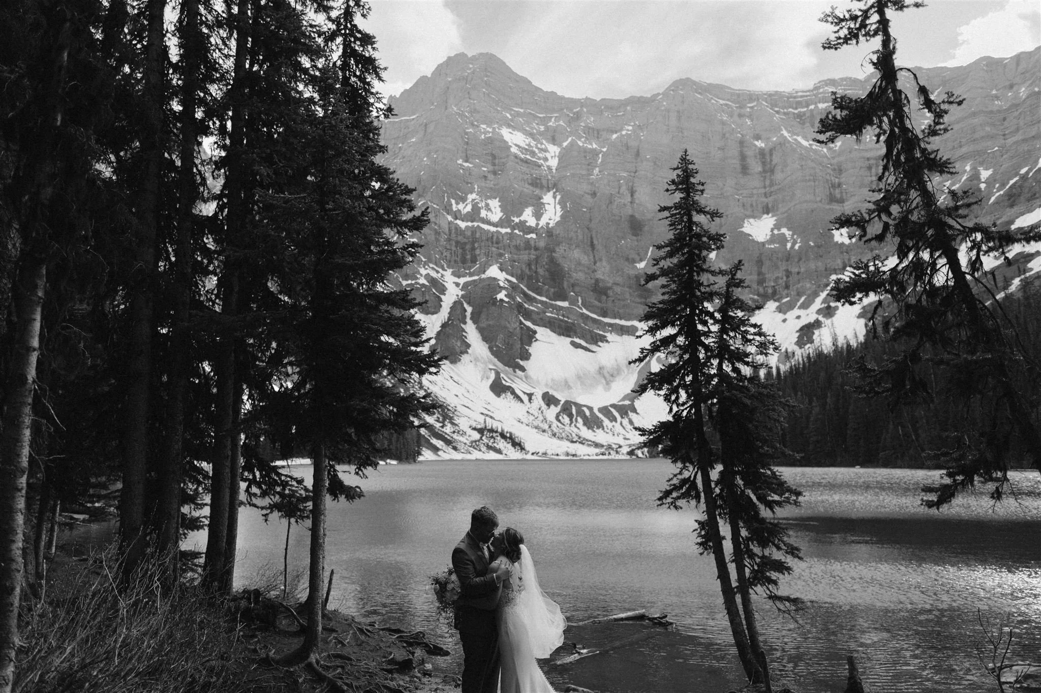 Sarah-Alex-Kananaskis-Adventure-Hiking-Elopement-275_websize.jpg
