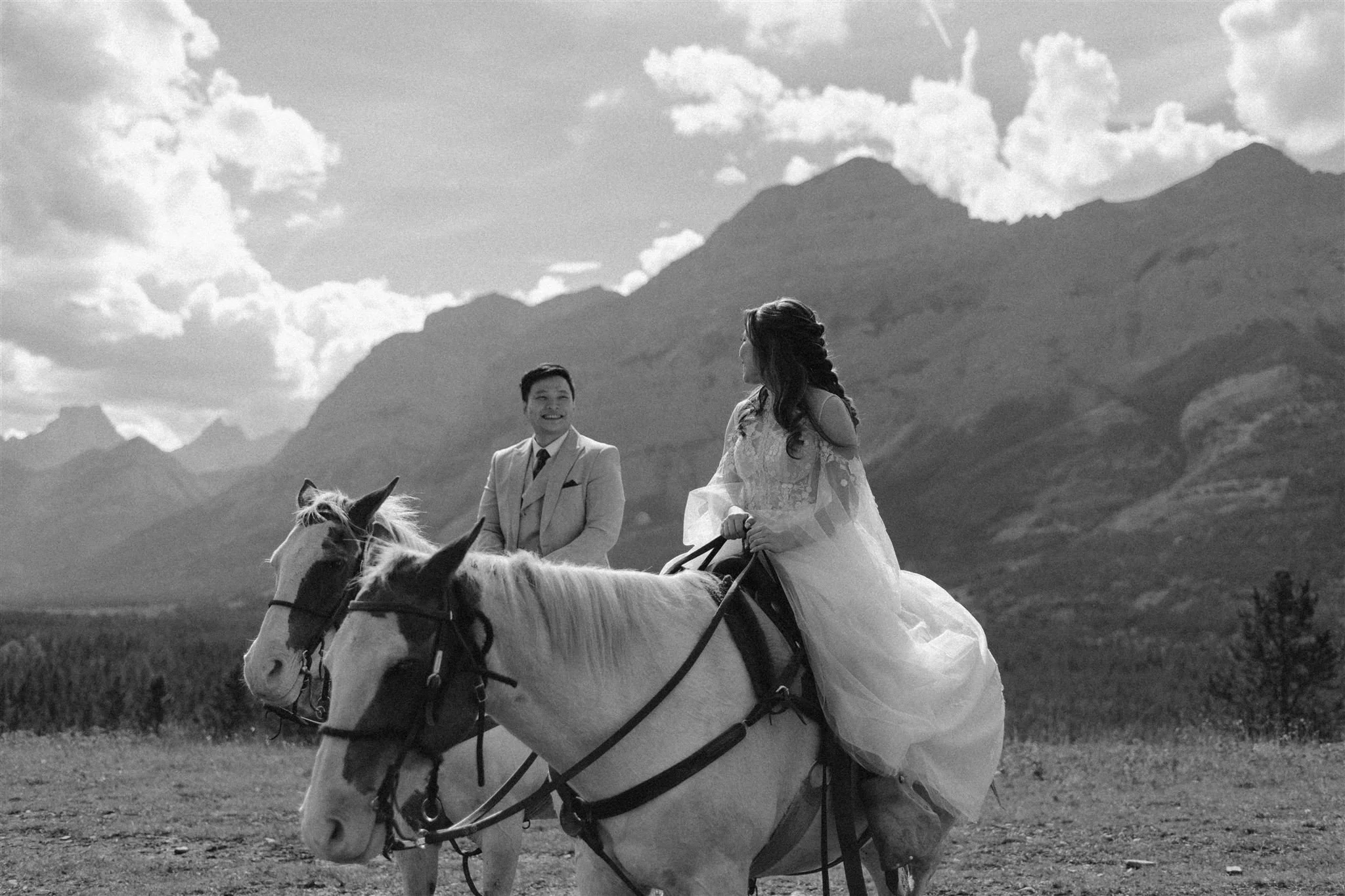 Eva-Oscar-Kananaskis-Horseback-Riding-Adventure-Elopement-87_websize.jpg