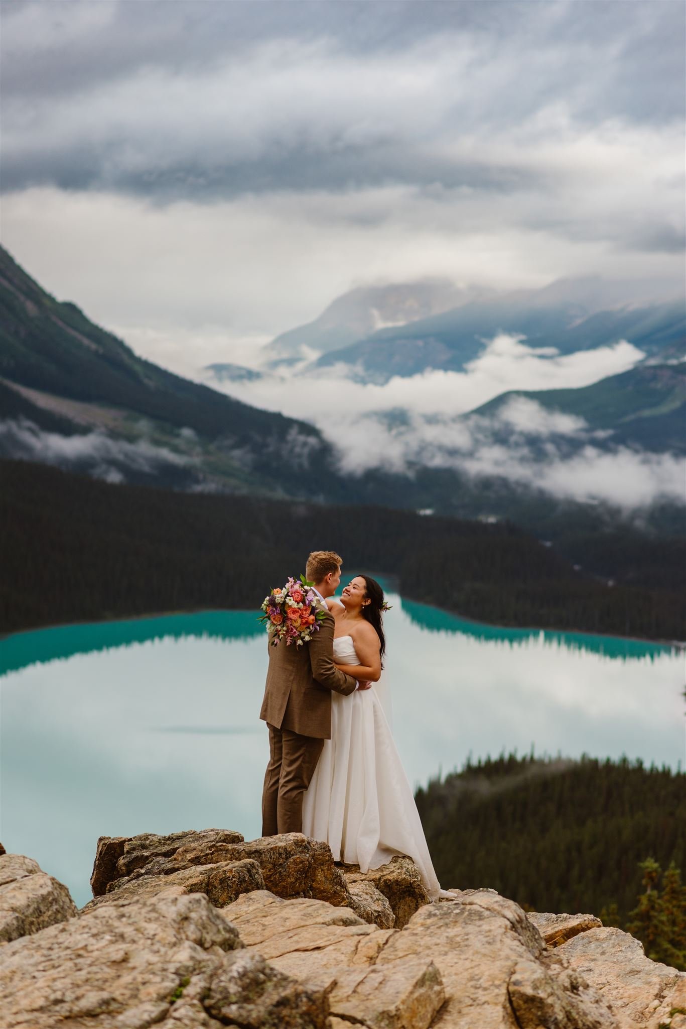 Sydney-Christian-Banff-Sunrise-Elopement-320_websize.jpg