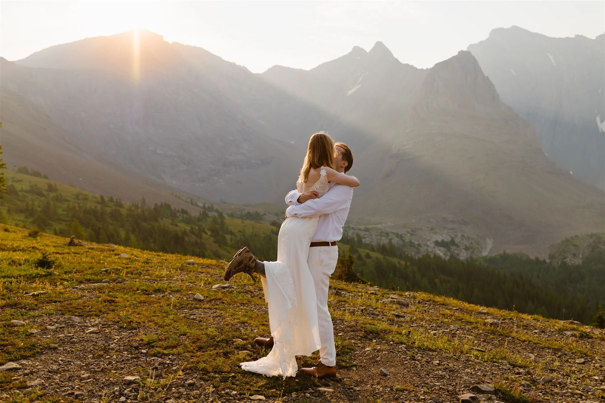 Robert-Irina-Sunrise-Hiking-Elopement-Kananaskis-Country-301_websize.jpg