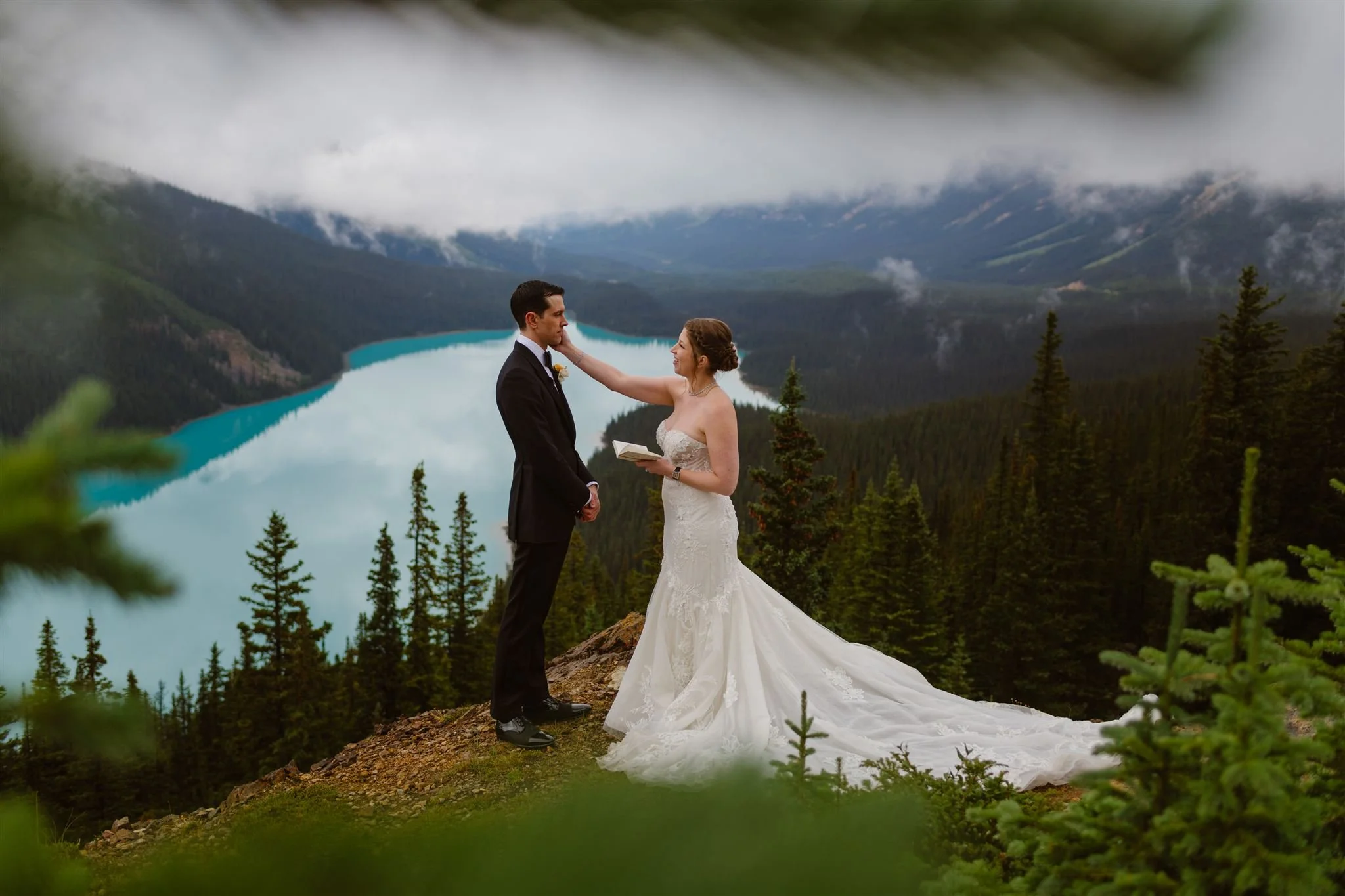 Alexandra-Jonathan-Yoho-Banff-Canmore-Intimate-Wedding-284_websize.jpg