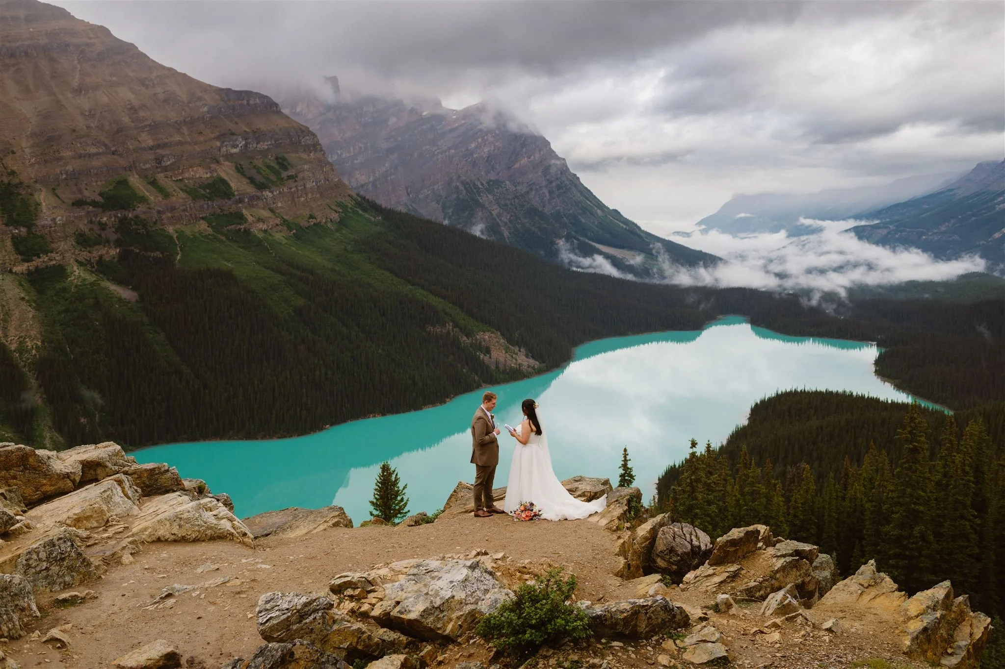 Sydney-Christian-Banff-Sunrise-Elopement-237_websize.jpg