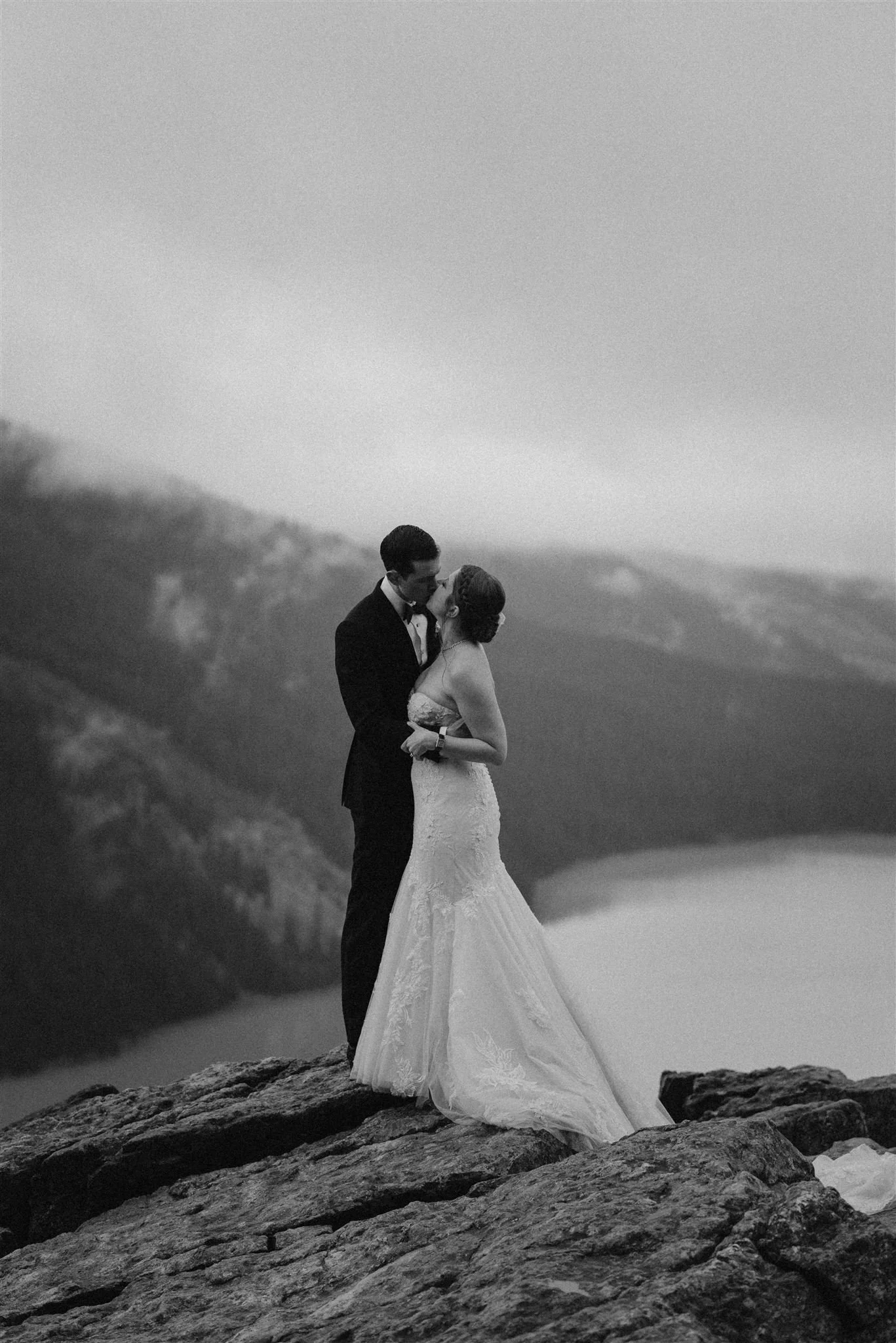 Alexandra-Jonathan-Yoho-Banff-Canmore-Intimate-Wedding-248_websize.jpg