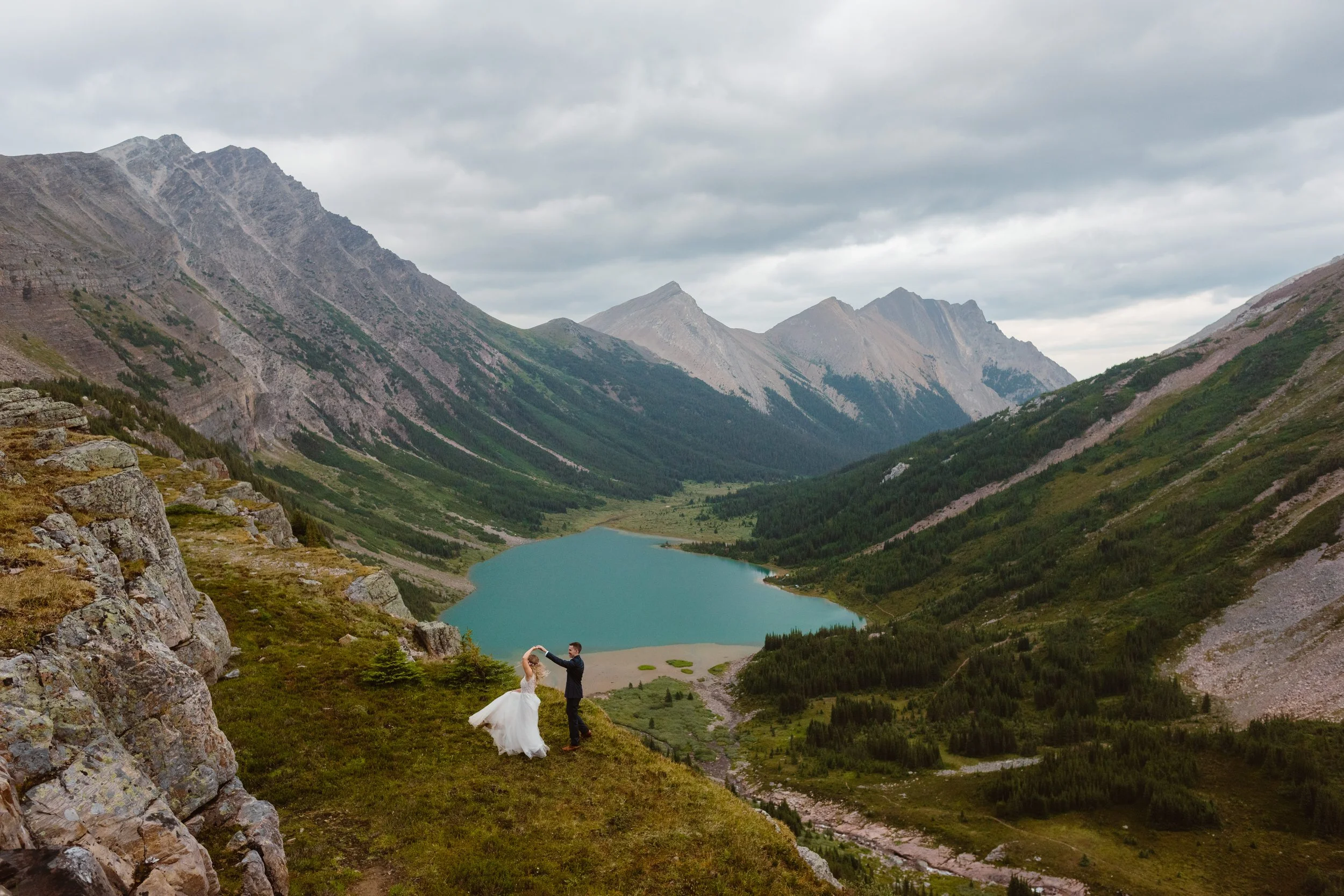 Briana-Quentin-Adventure-Heli-Canoe-Elopement-Banff-Nordegg-665.jpg