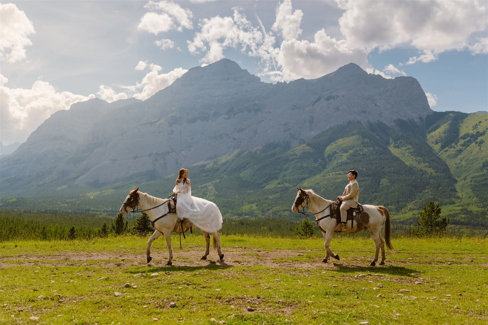 Eva-Oscar-Kananaskis-Horseback-Riding-Adventure-Elopement-023_websize.jpg